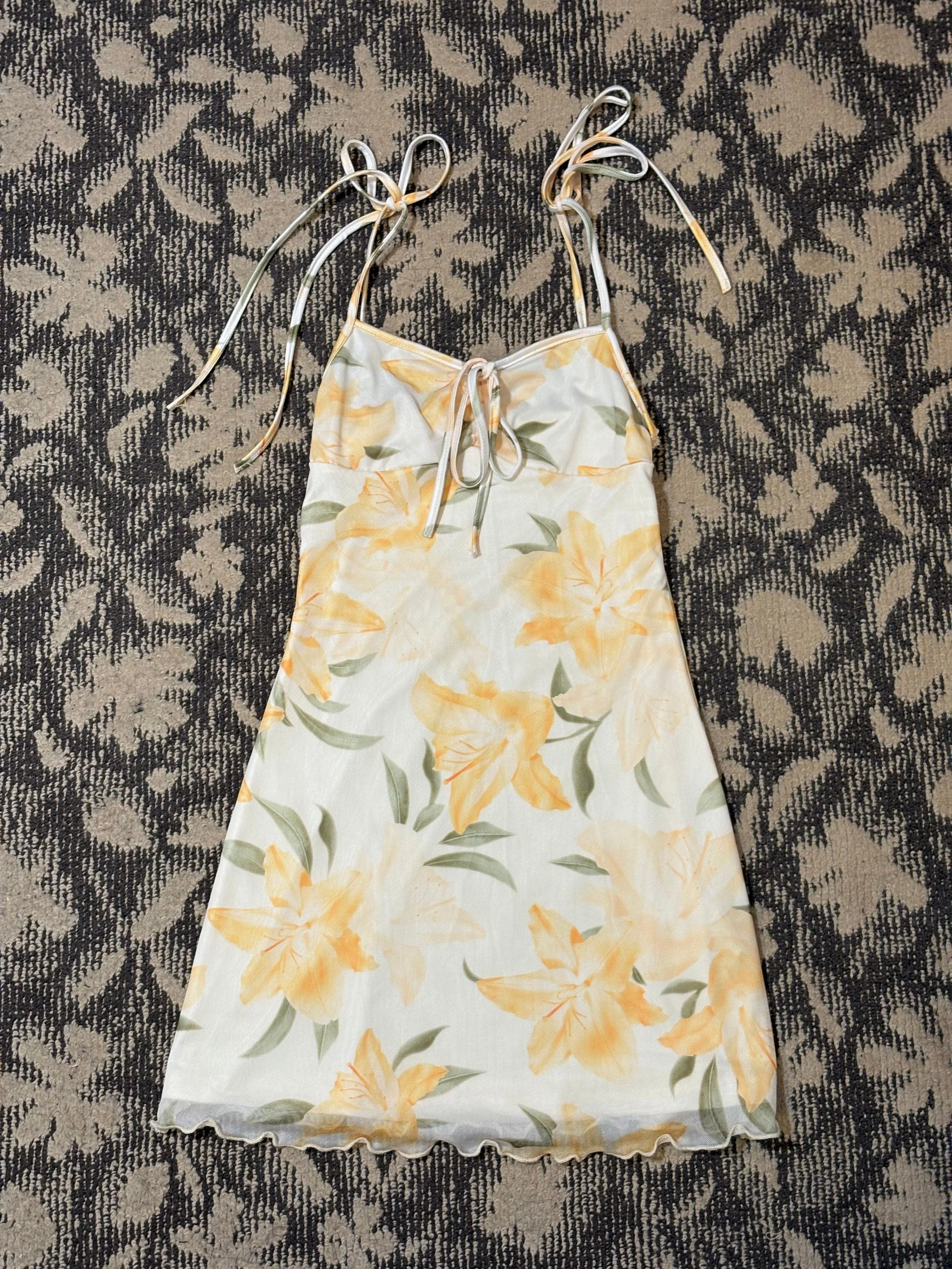 フラワーフリルミニワンピース