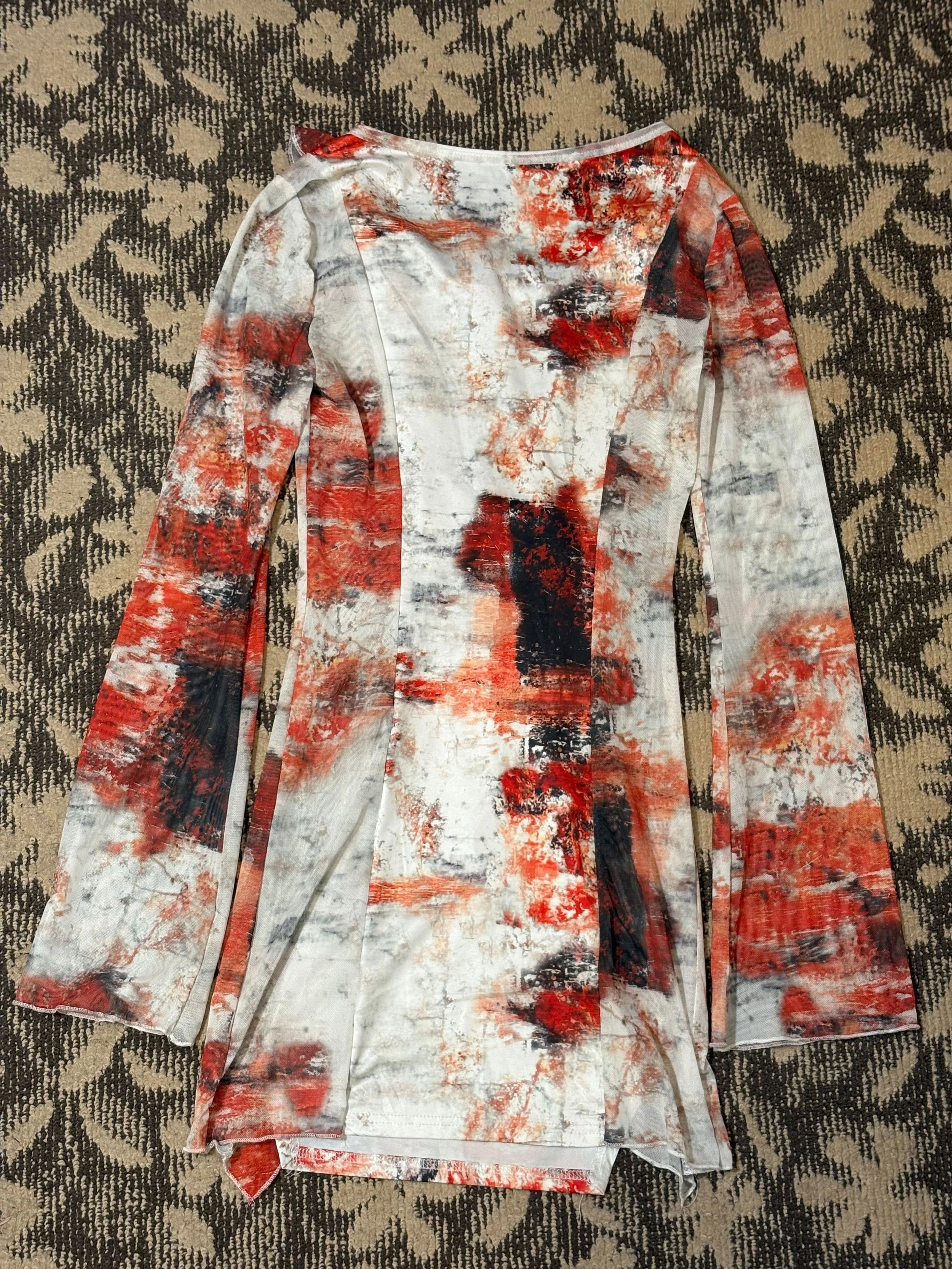 グラデーションワンピース（赤、オレンジ、白）