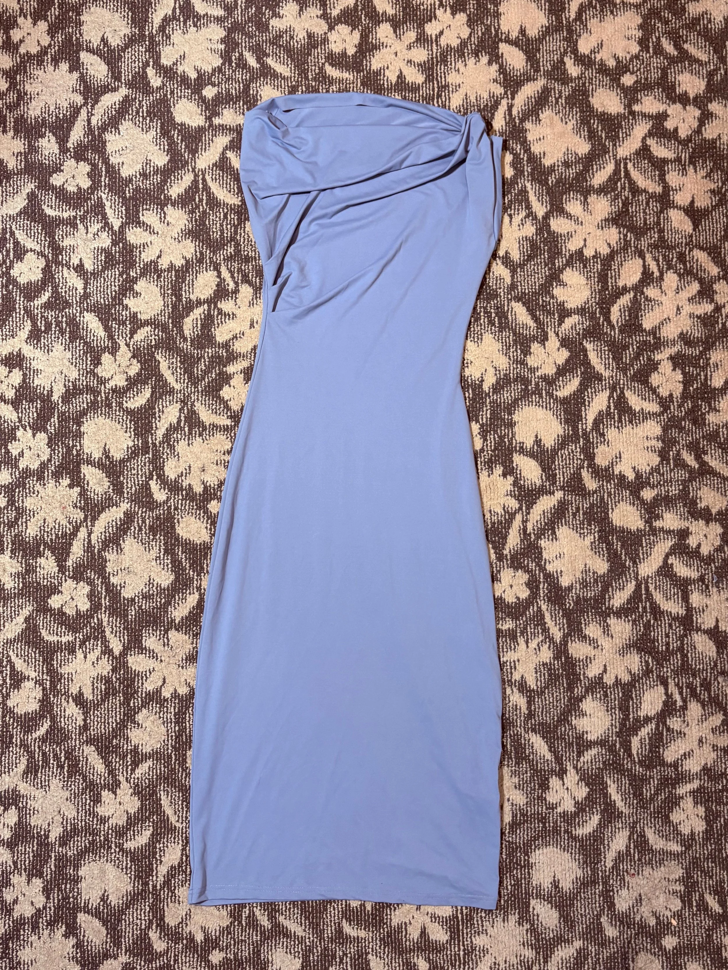 ワンラインスリムフィットワンピース