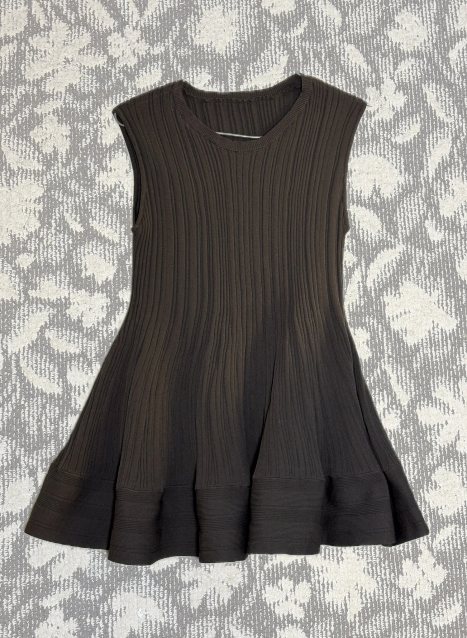 フレアノースリーブニットワンピース