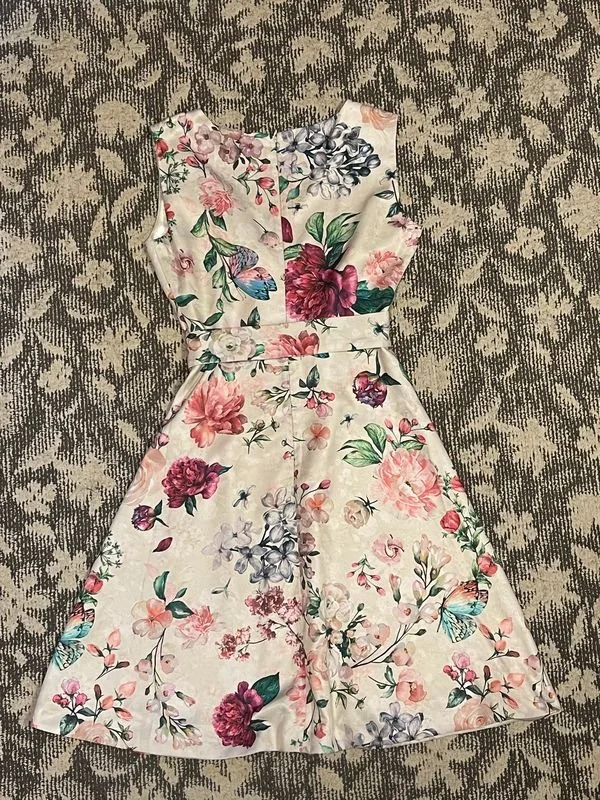 フラワープリントワンピース　ウエストベルト