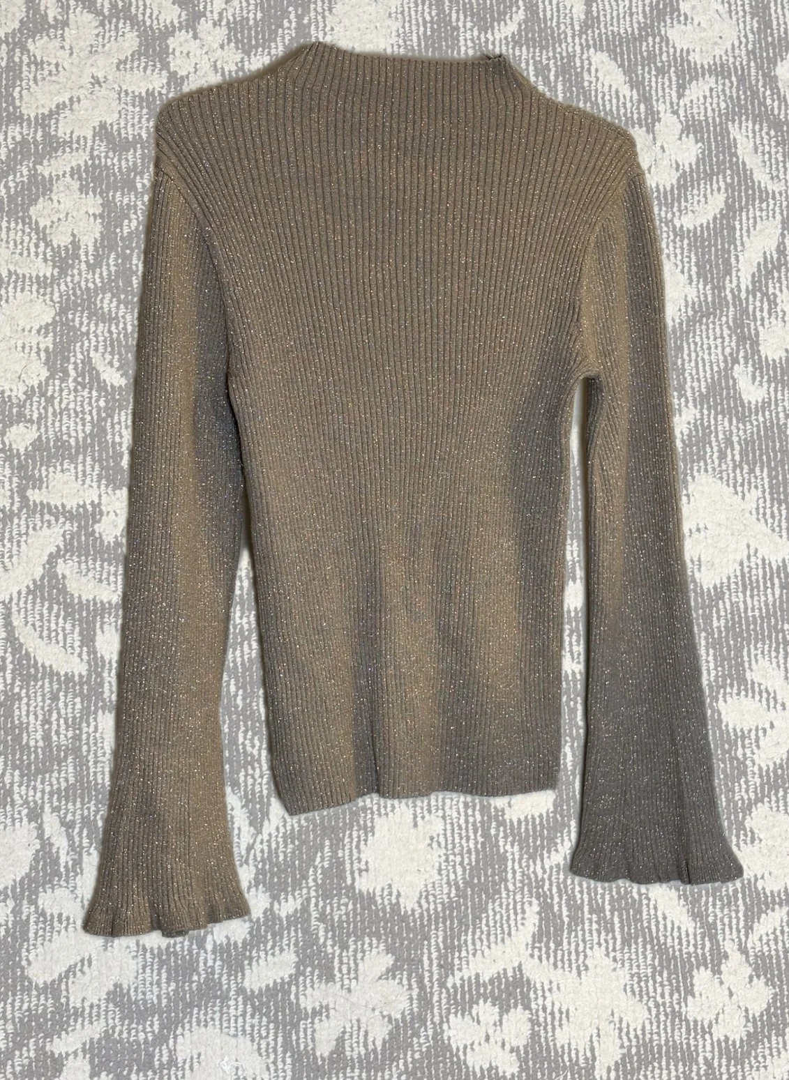 ハイネックラメニットトップス