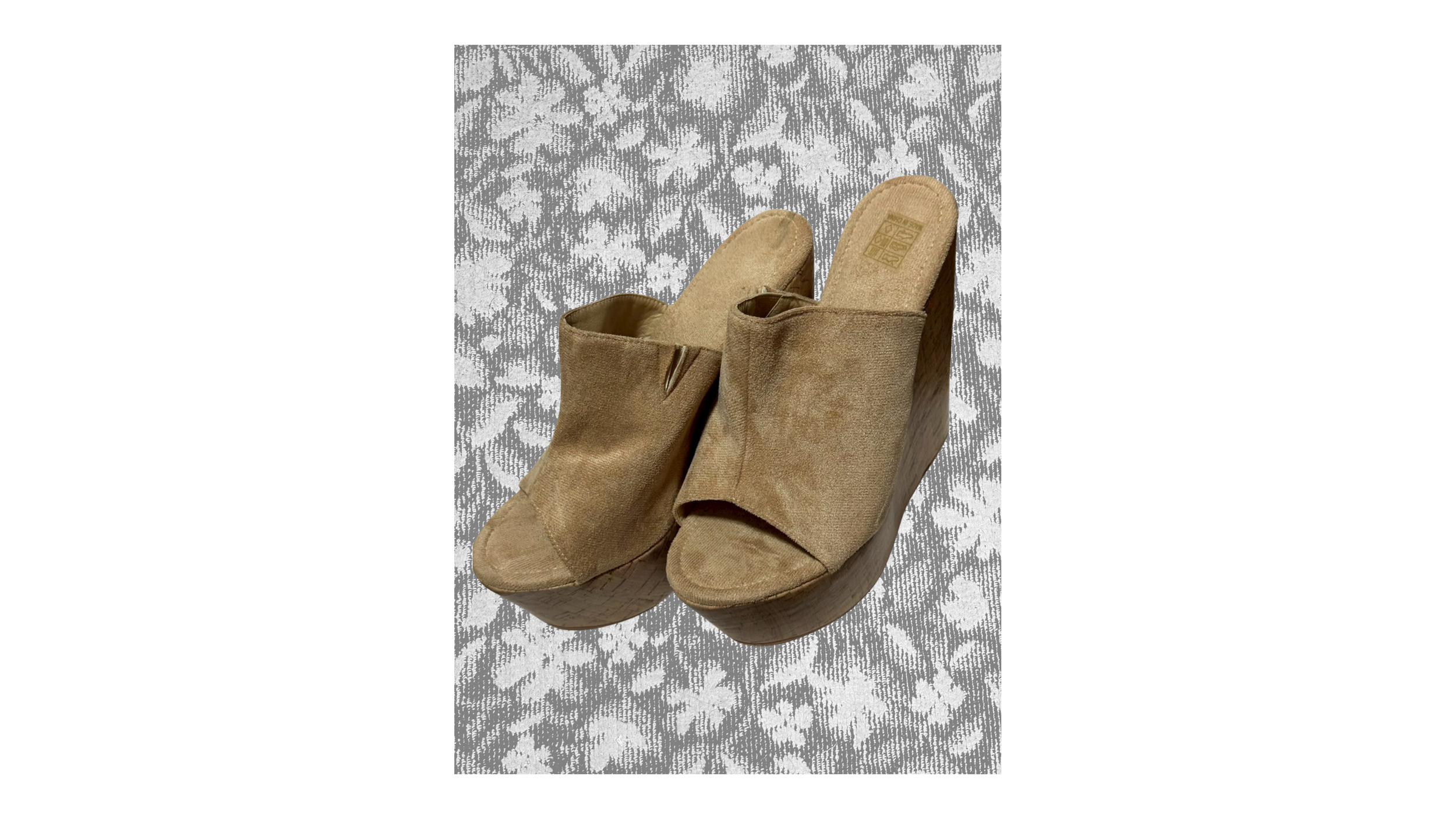 リザードウェッジサンダル （ベージュ）