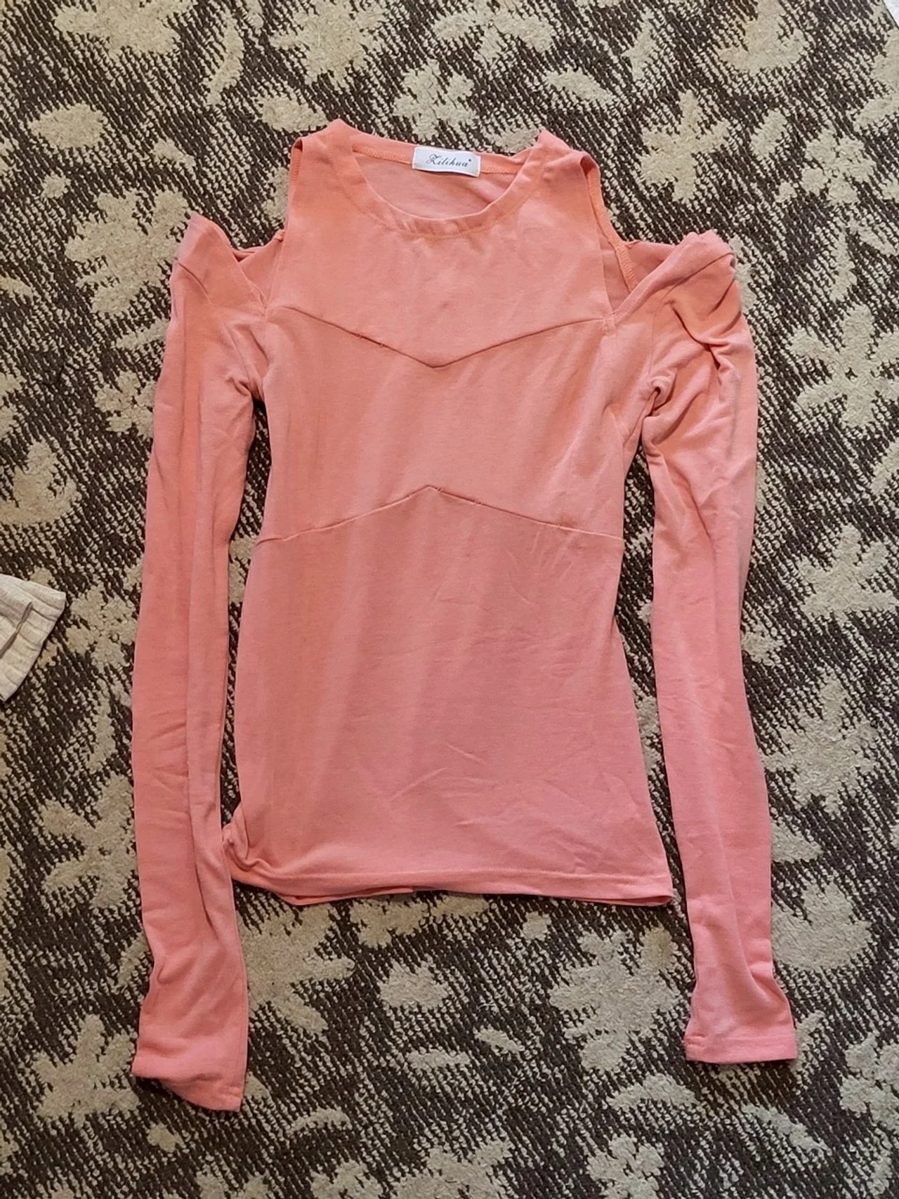 デコルテロングスリーブカットソー