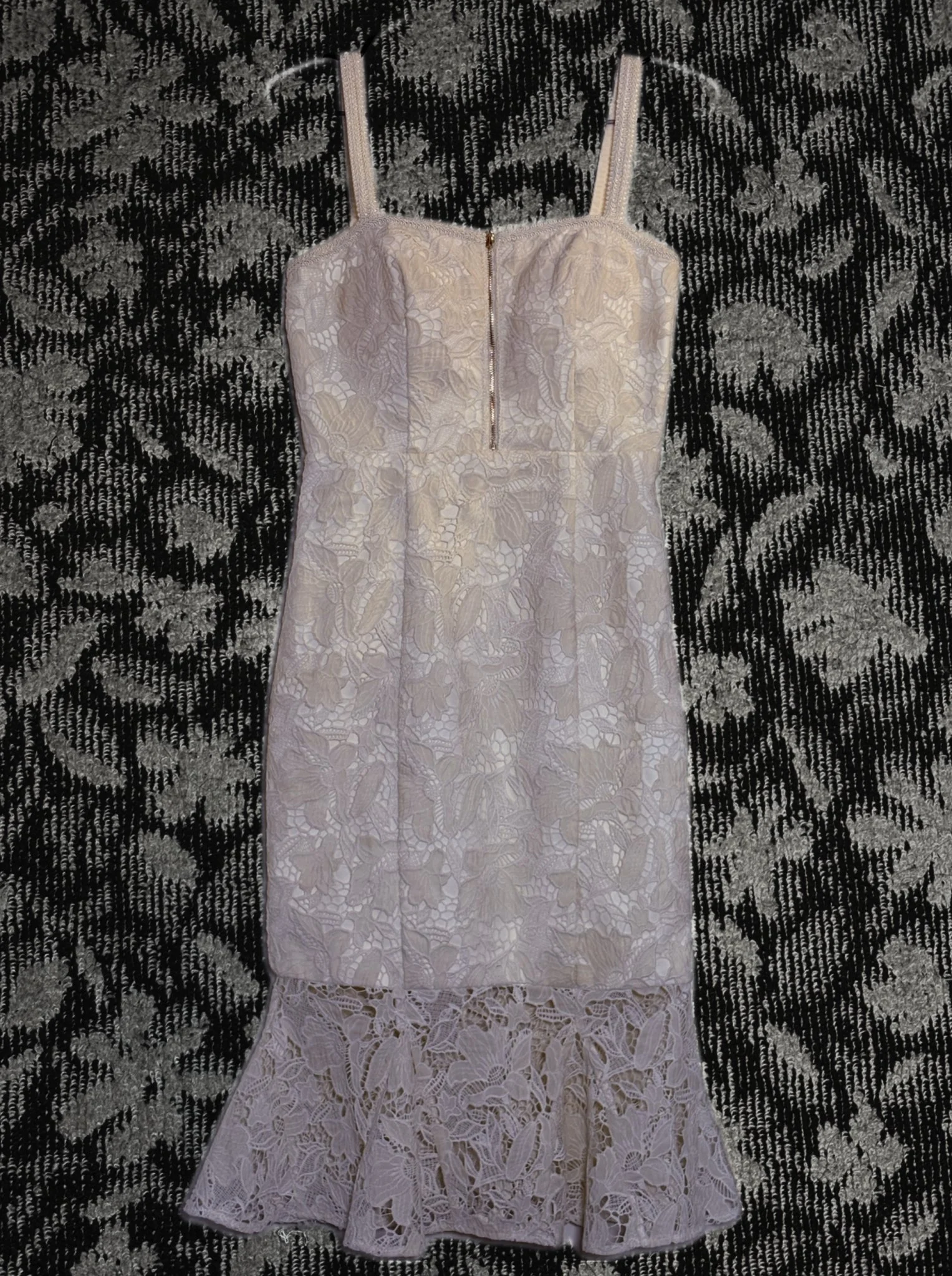 アイボリーレースタイトドレス