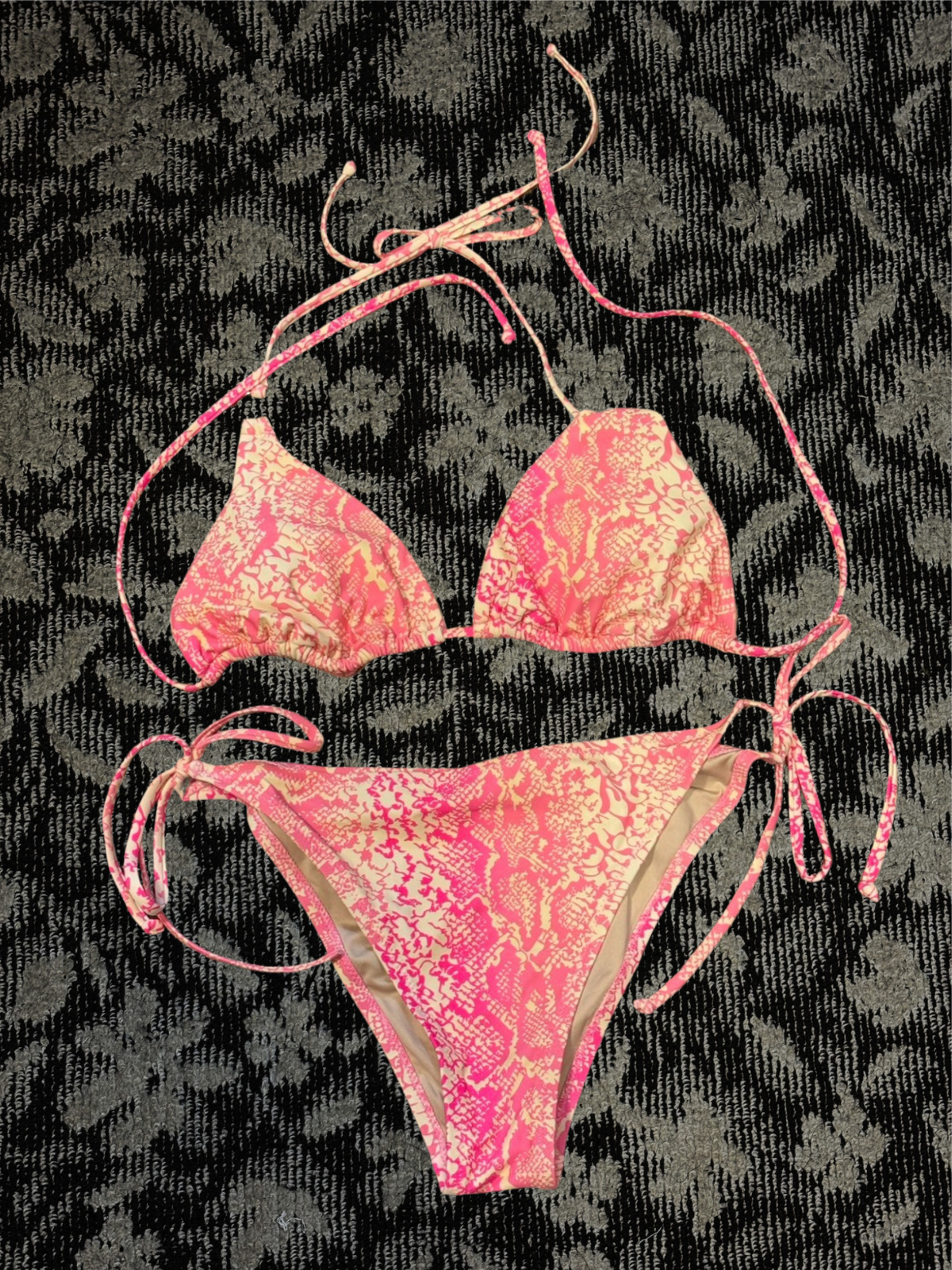 水着(ピンクパイソン)