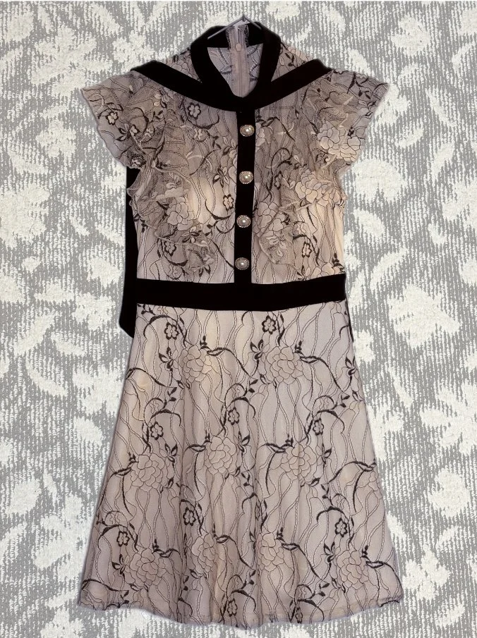 ネックリボンワンピース(花柄)