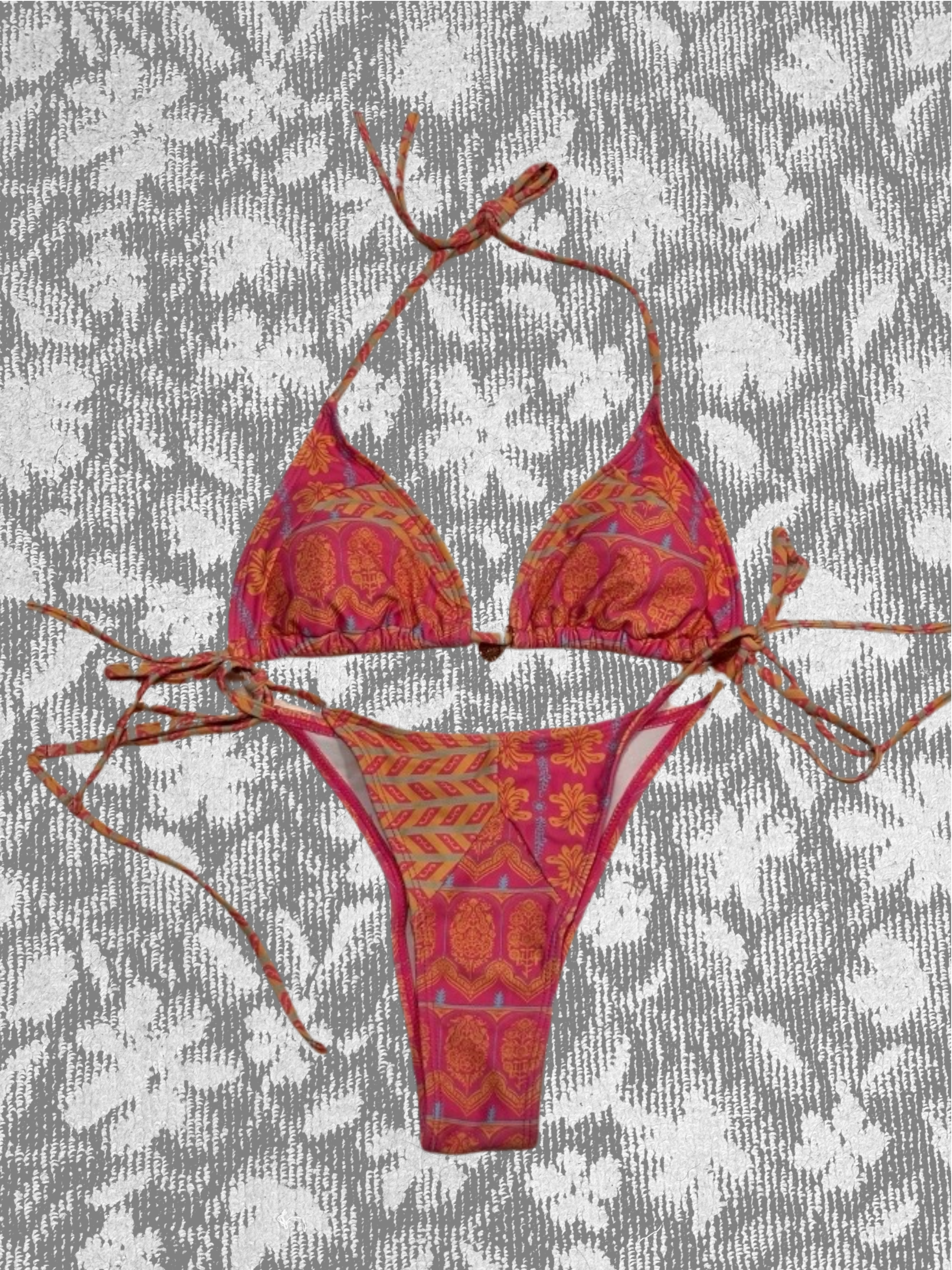 水着（ピンクレッド）