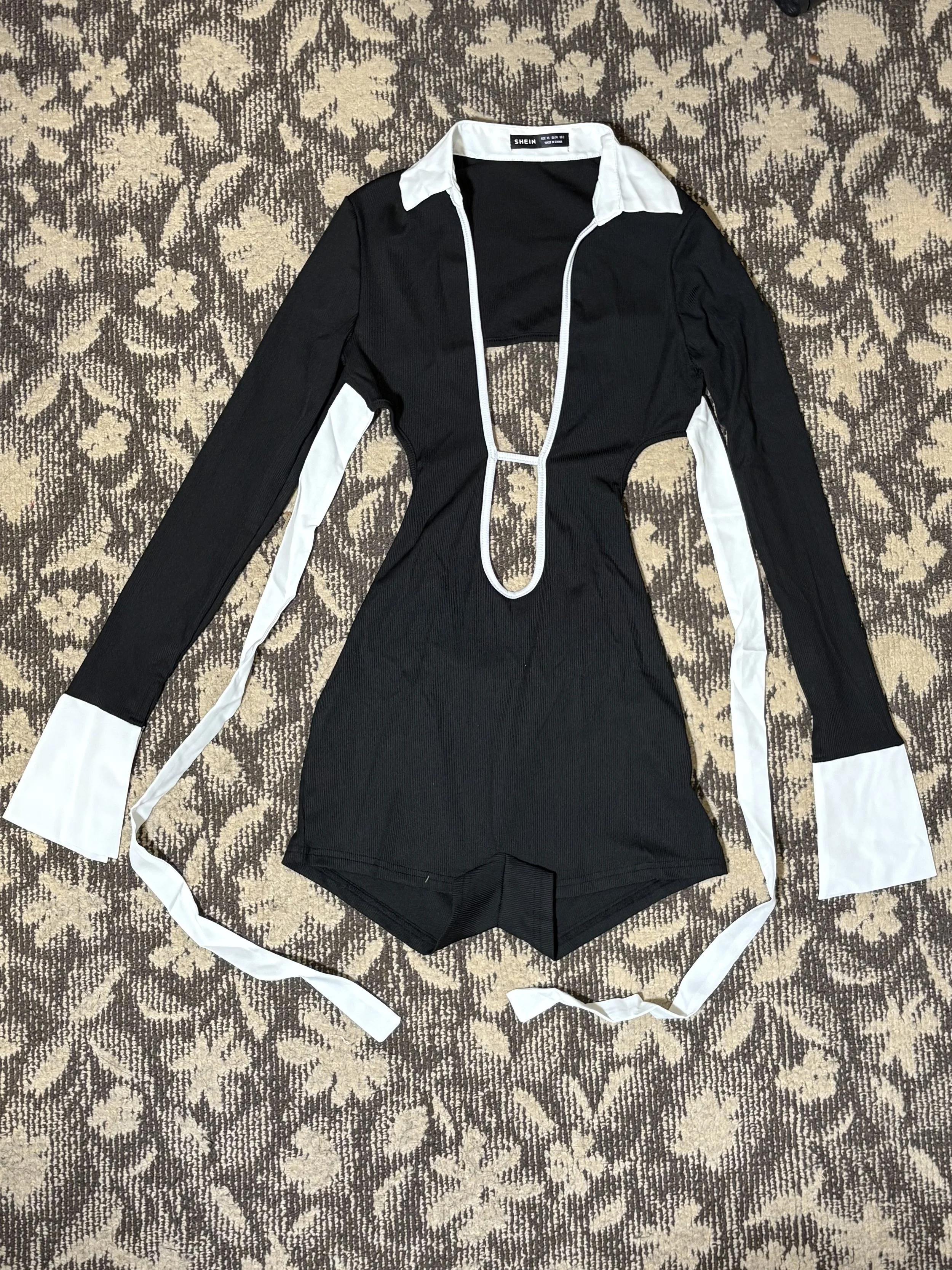 アウトジャンプスーツ