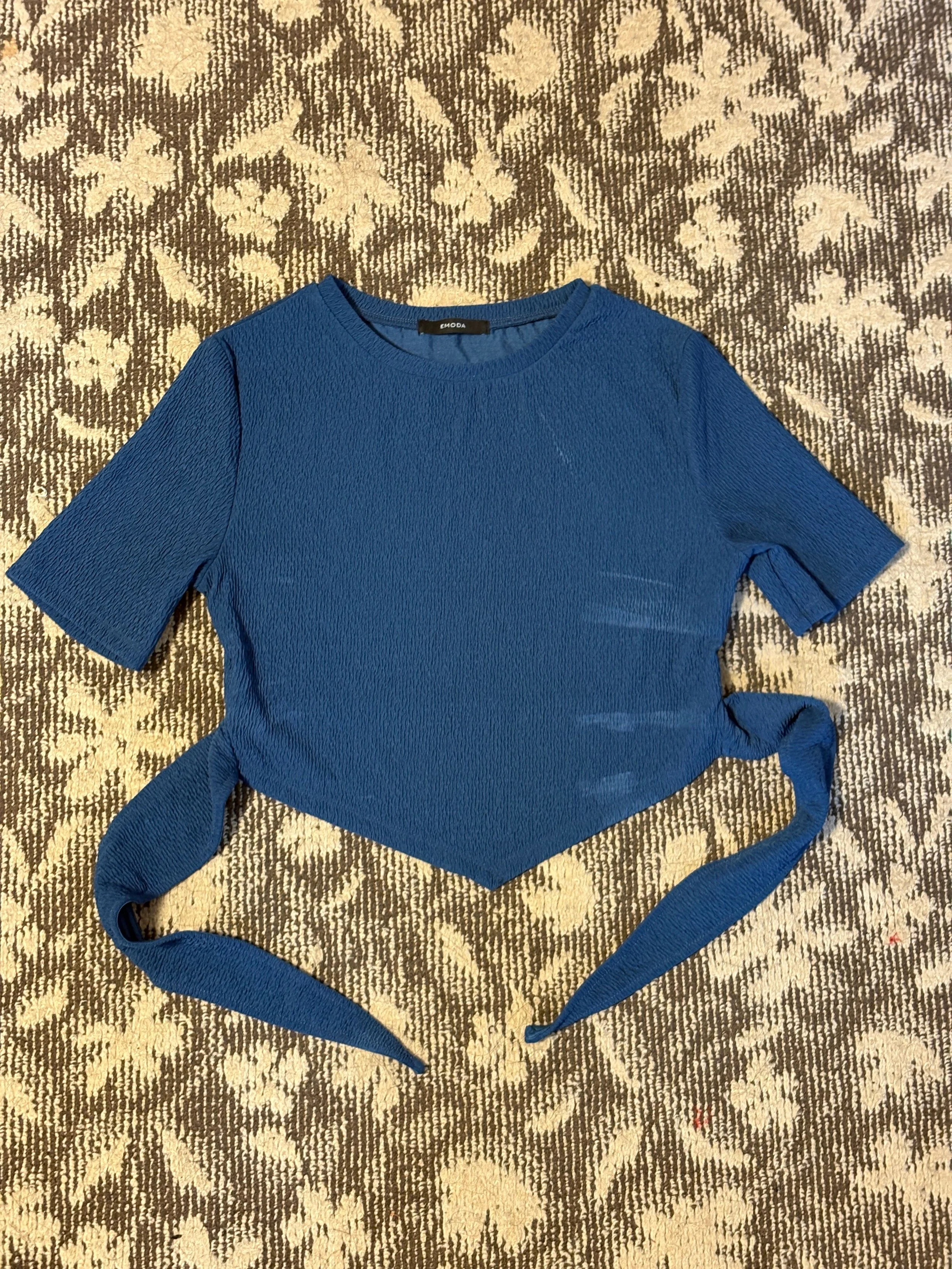 バックタイスカーフTシャツ（ブルー）