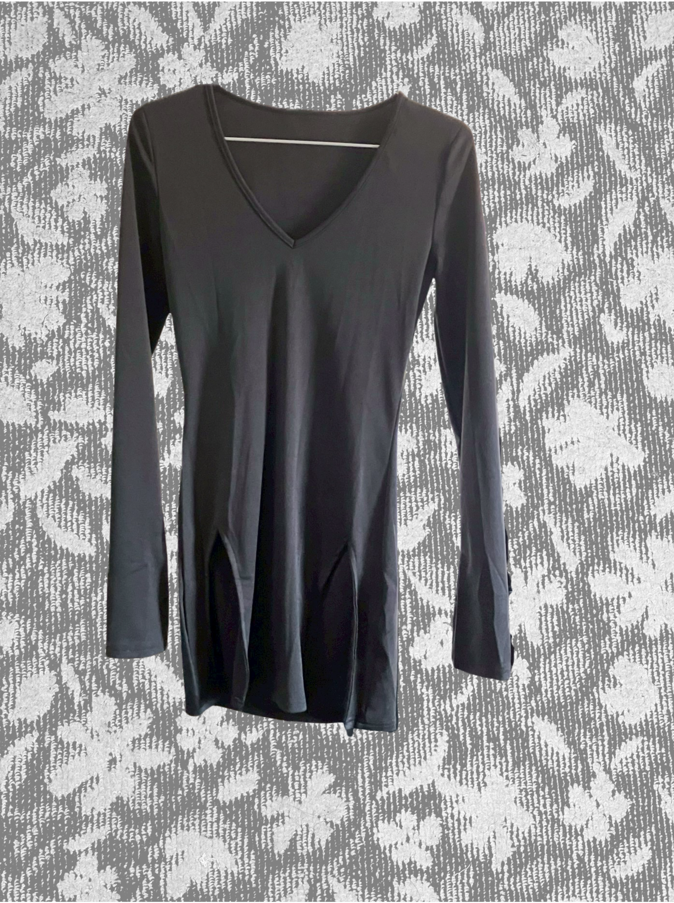 ロングスリーブスリットワンピース