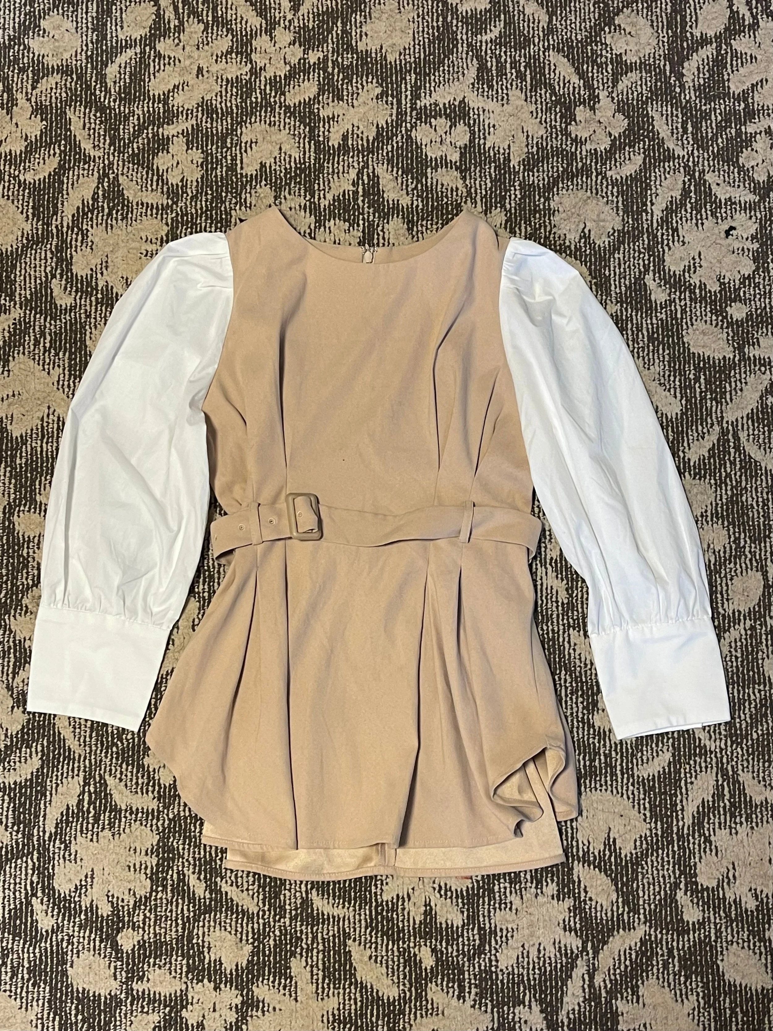 フレアブラウス