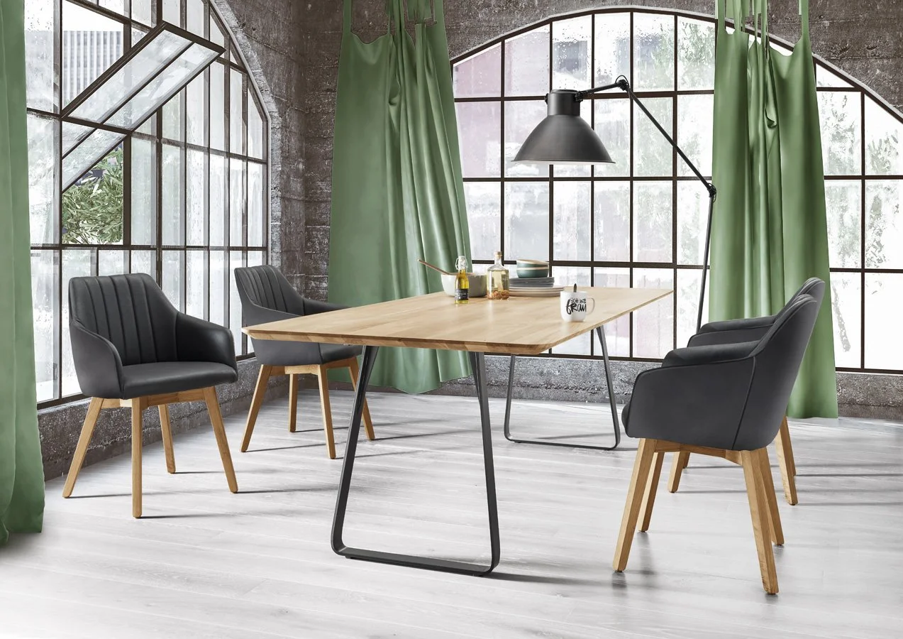 Glarus Tavannes Kufe Stahl schwarz 240x100 cm Eiche_Valbella Eiche Leder Madras Nero.jpg