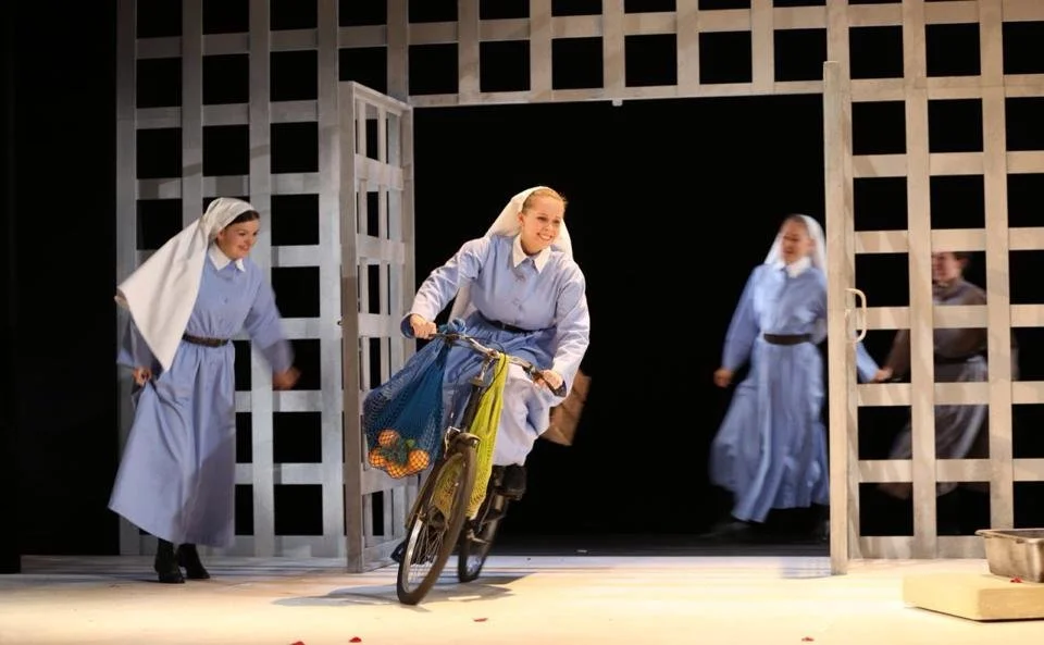 La Prima Sorella Cercatrice / Suor Angelica