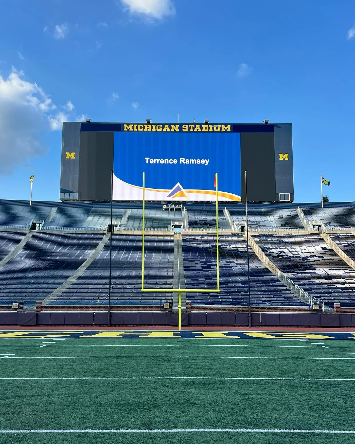 Big thanks to @umichathletics for hosting such an incredible NIL event 💙💛 We had the best time connecting with Wolverine student-athletes and sharing future opportunities ahead. Grateful for the chance to be part of their journey and excited to see