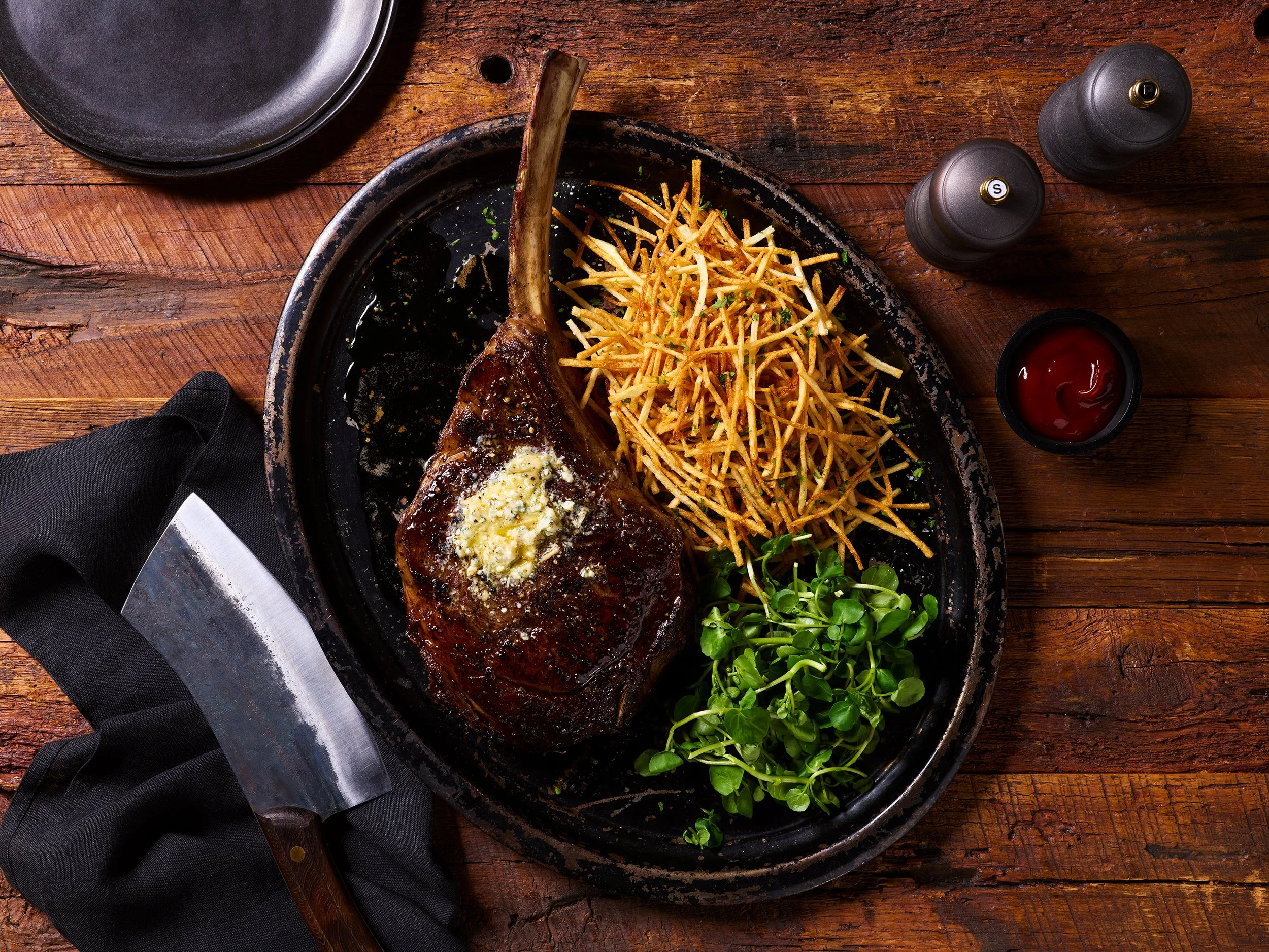 FoodLifestyle_CowboyBoneInRibeye_Alt_2_1232.jpg