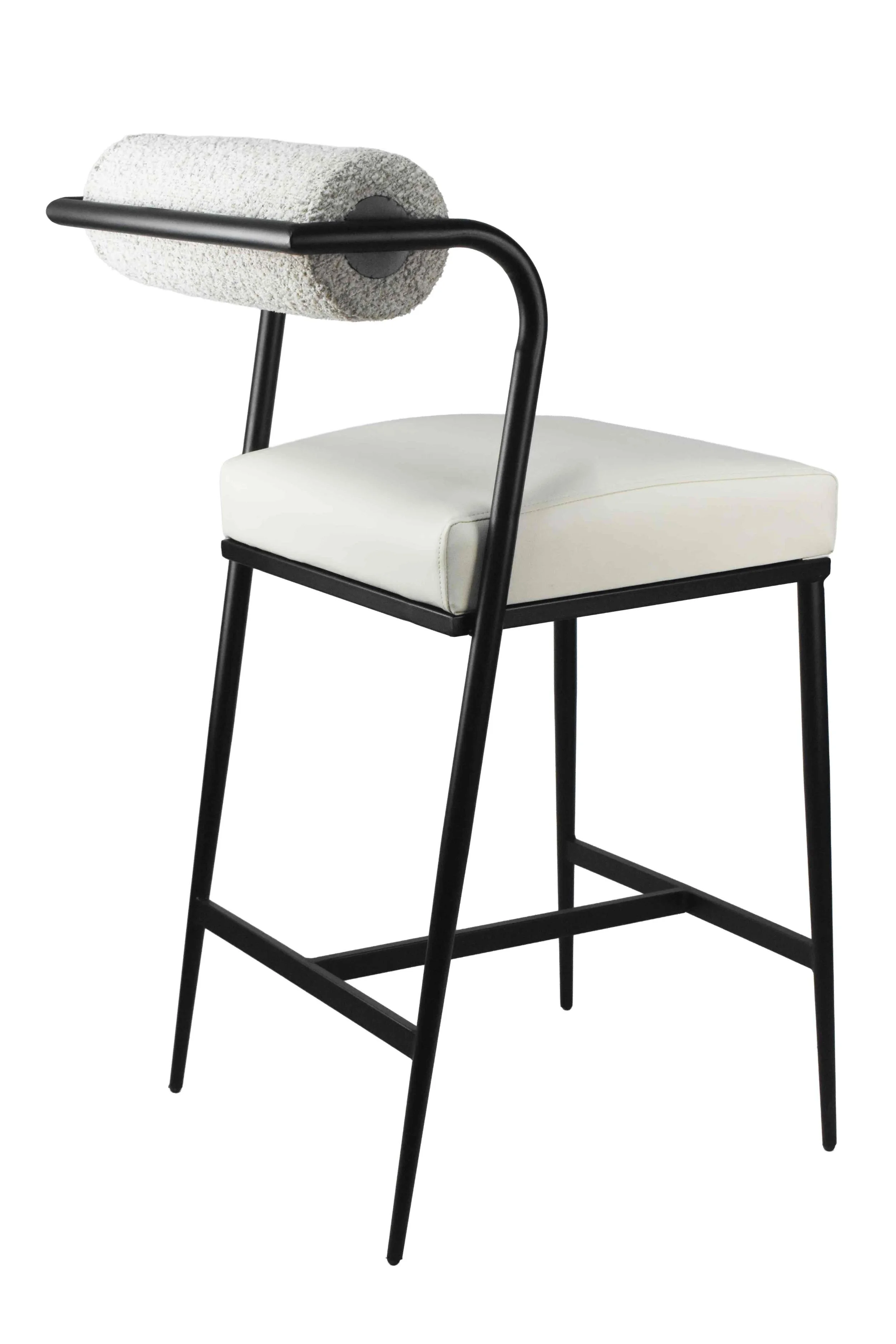 GIANNA 26_PINNACLECREAM_DECOOPAL_BLACKMETAL_ISOBACK.jpg