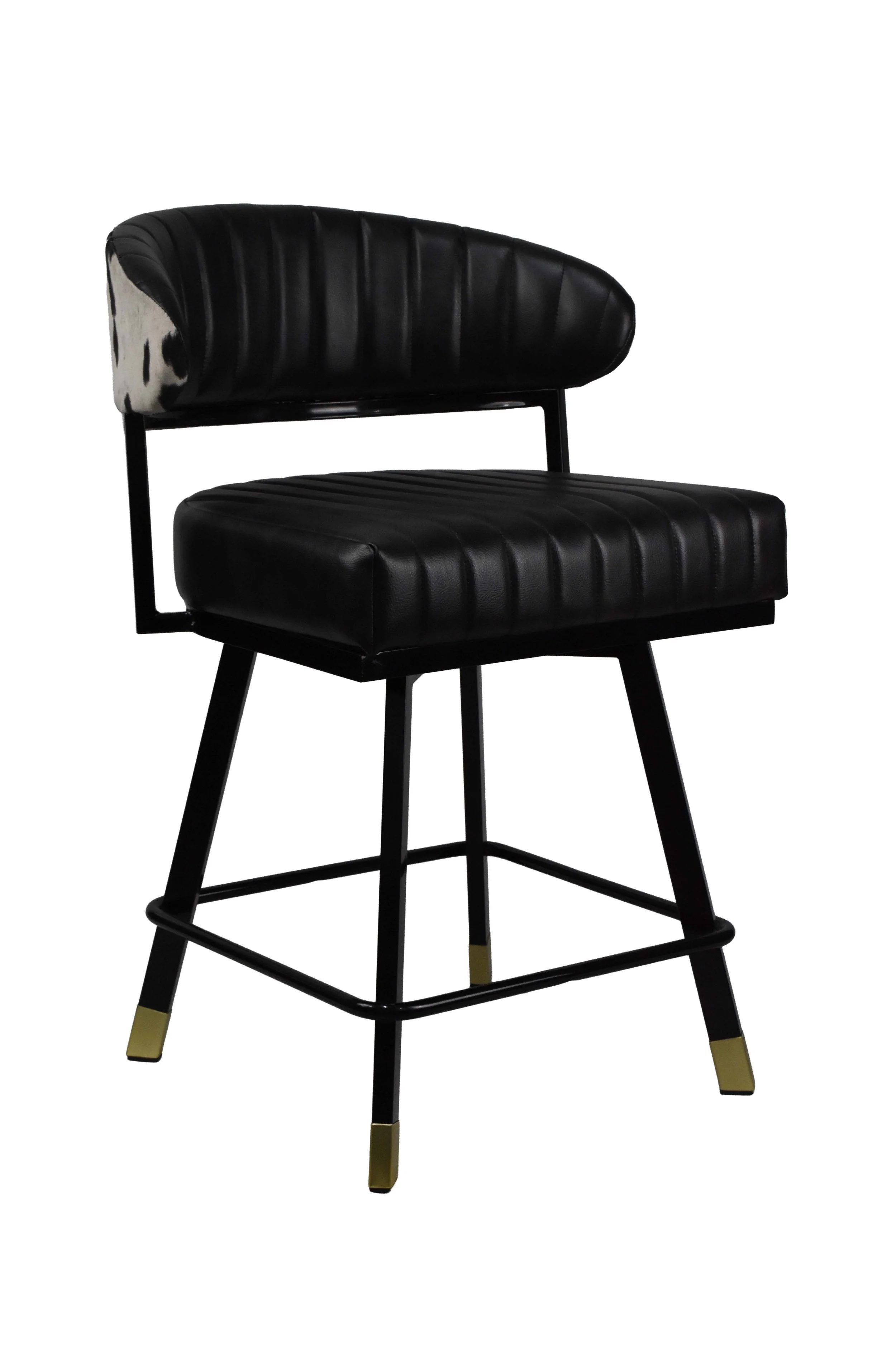 LUNA 24 GOLD COW_UMBLACK_DUTTON BLACK_ISO.jpg