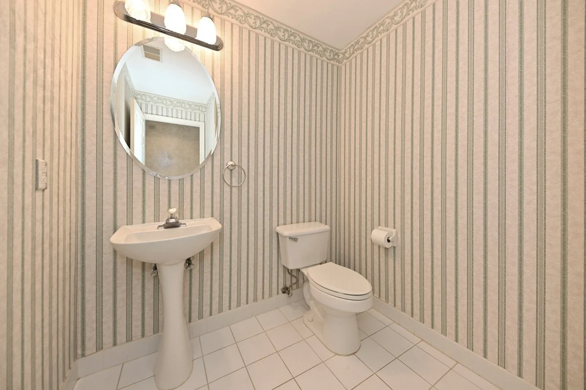 powder room.jpg