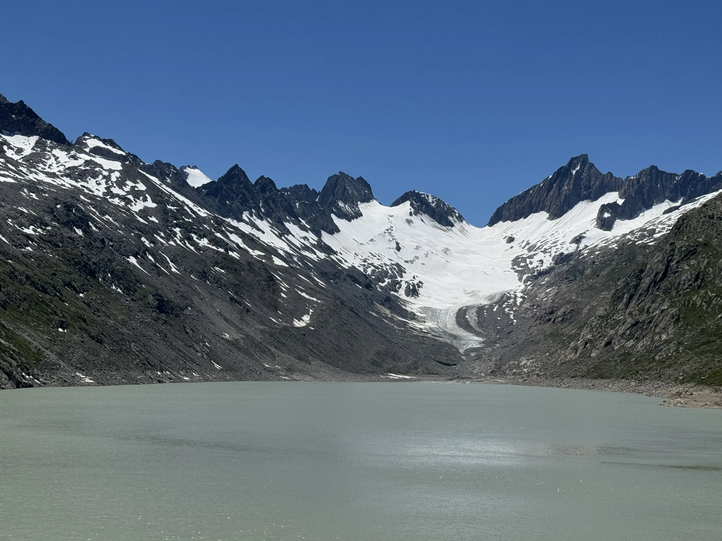 A photo of the Oberaarsee and Oberaarhorn in Switzerland.