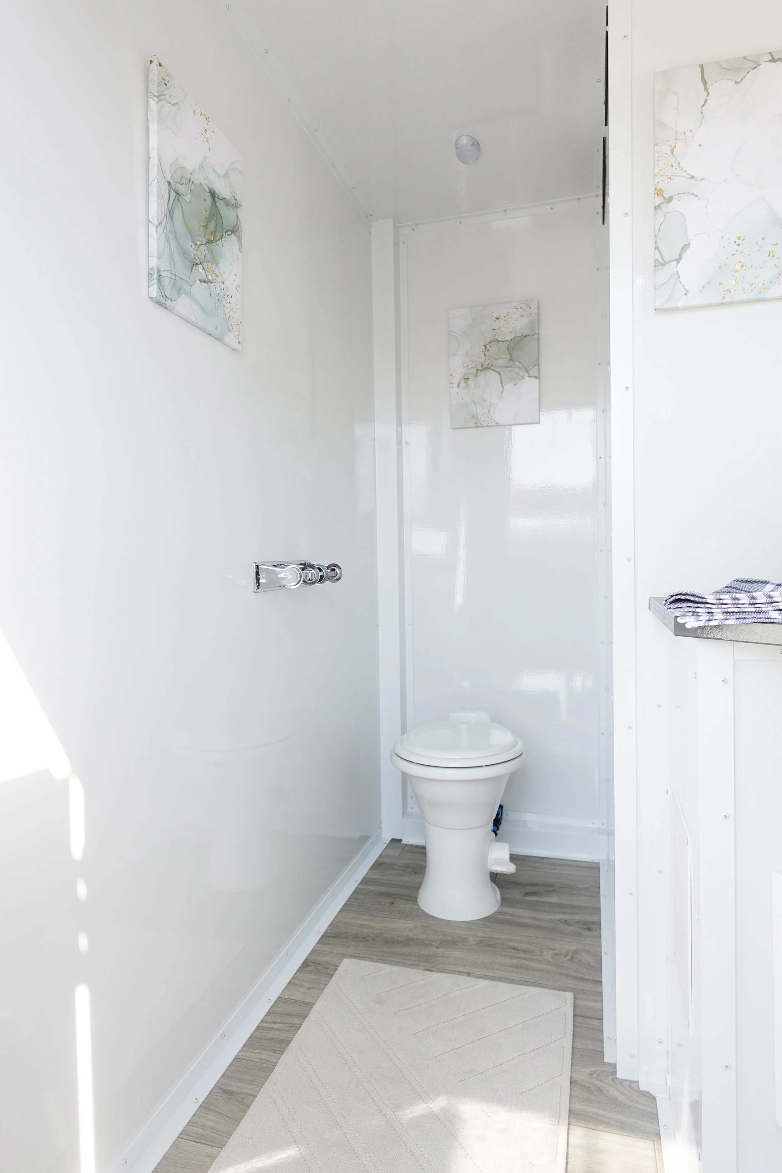 2 stall ECO Interior 1.jpg