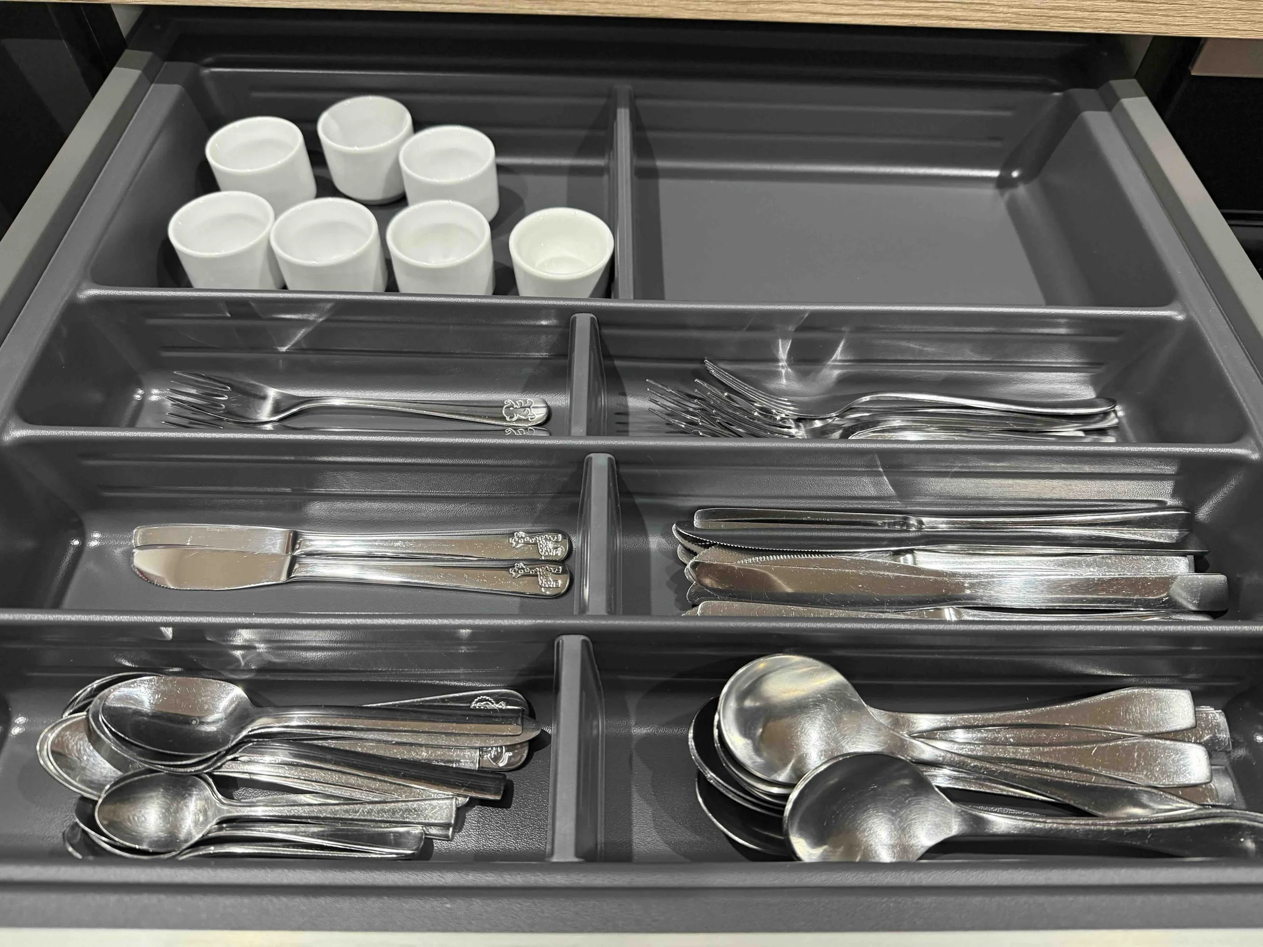 Kitchen_equipment_2.jpg