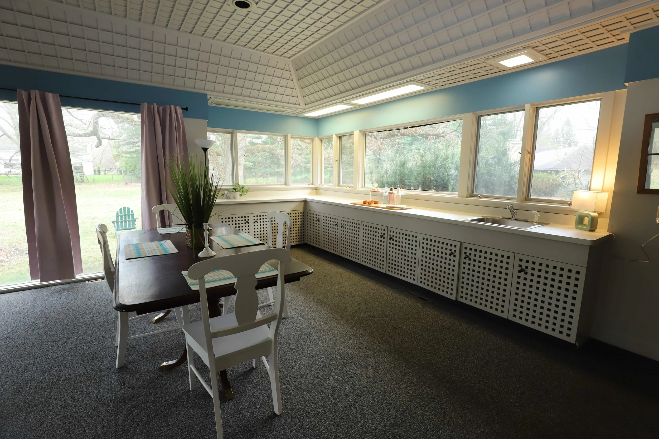 Dining area.jpg