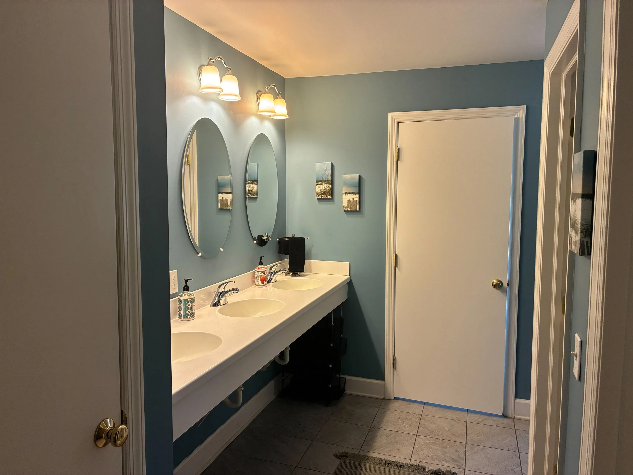 2nd floor bathroom #1 (1).jpg