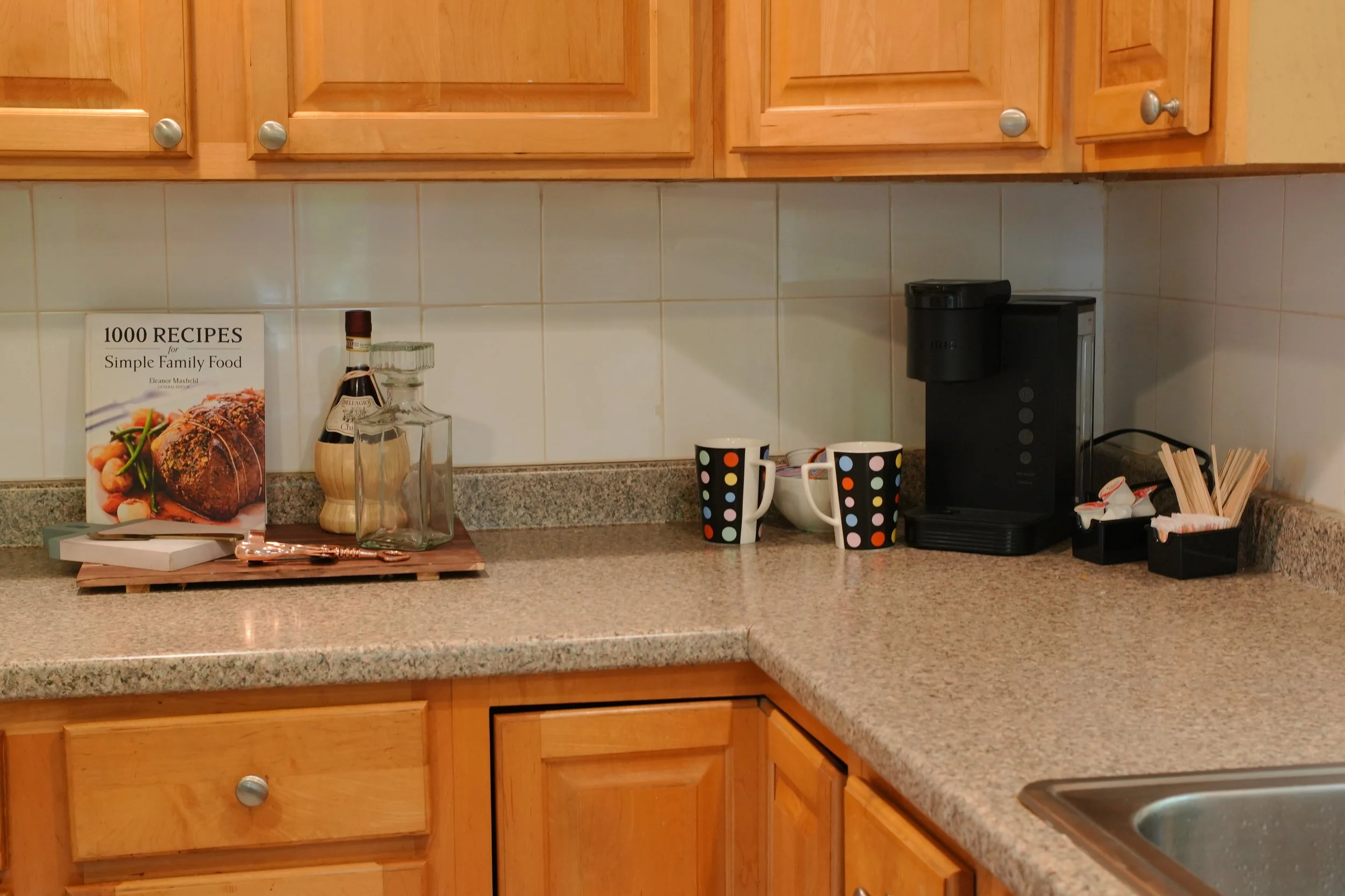 Kitchen coffee area (1).JPG