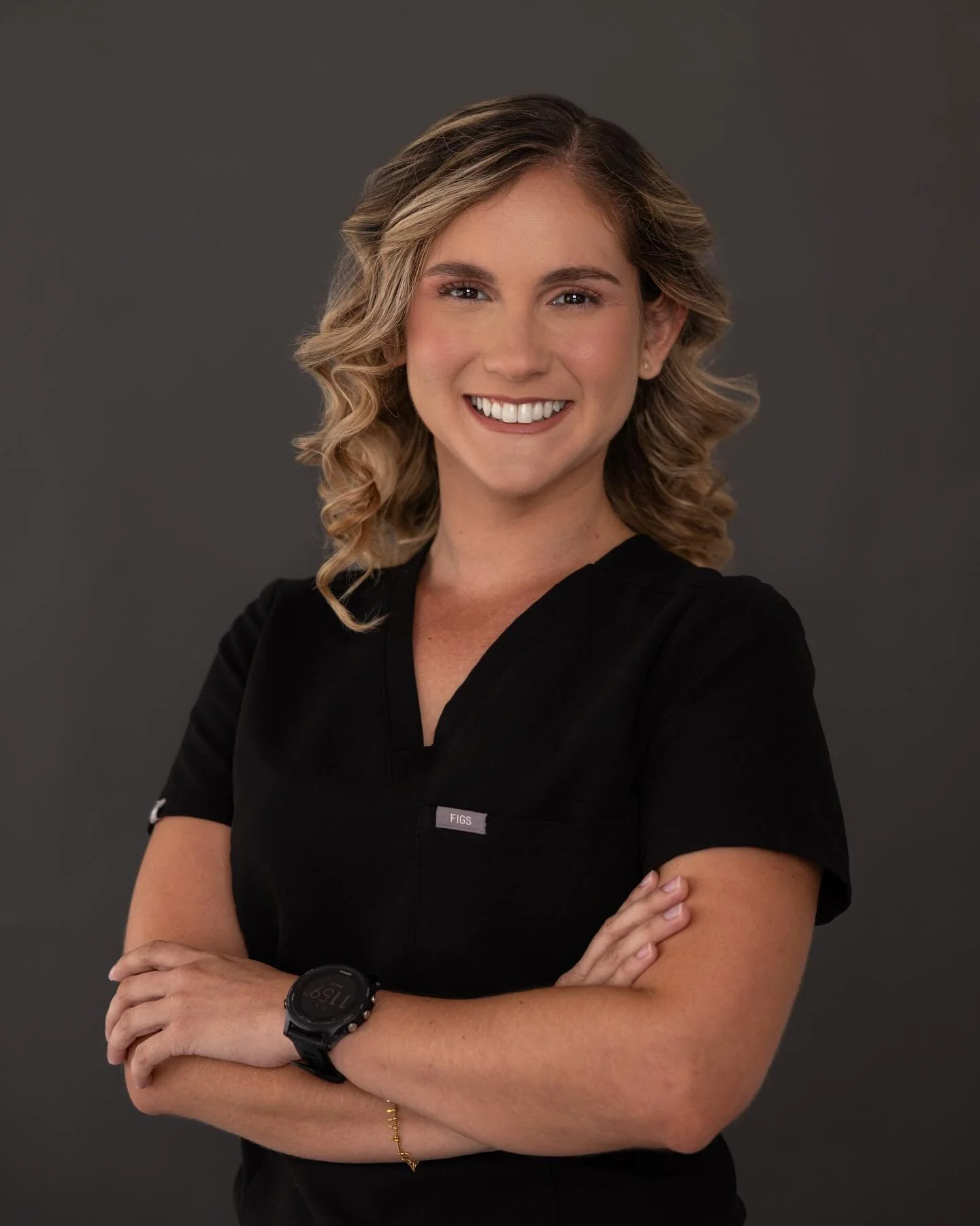 👋🏽 &iexcl;Mucho gusto! Soy Nicole Rom&aacute;n Medina, terapeuta ocupacional y fundadora de iMove Therapy Services. (Fun Fact: Casi todos me conocen como &ldquo;Col&rdquo;.)

Con mucha emoci&oacute;n les presento mi nueva cl&iacute;nica, un espacio