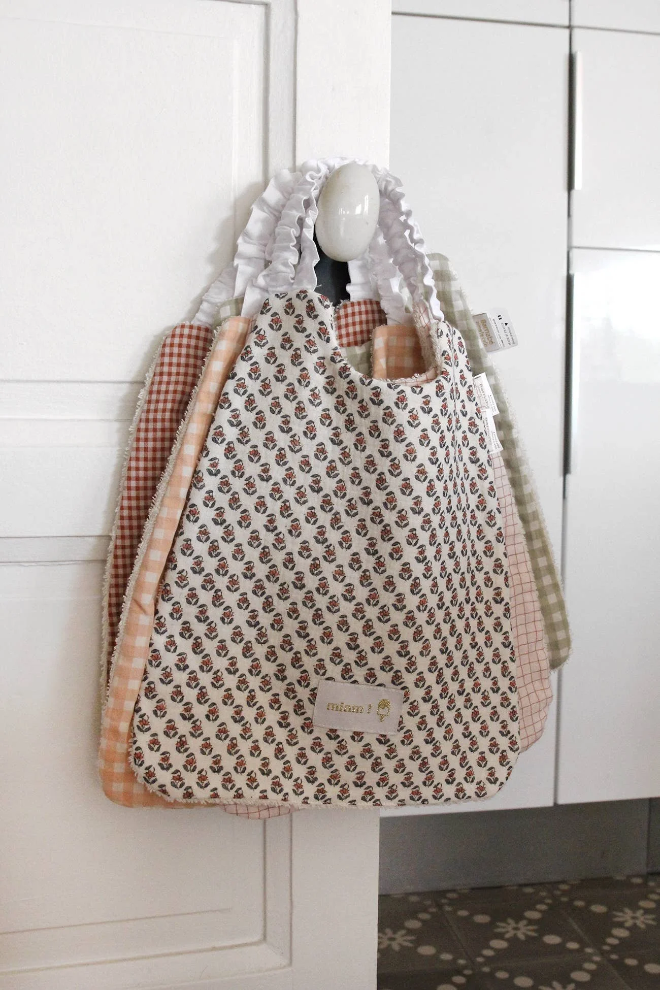 Retro - Luxe Elastic Towel Bib