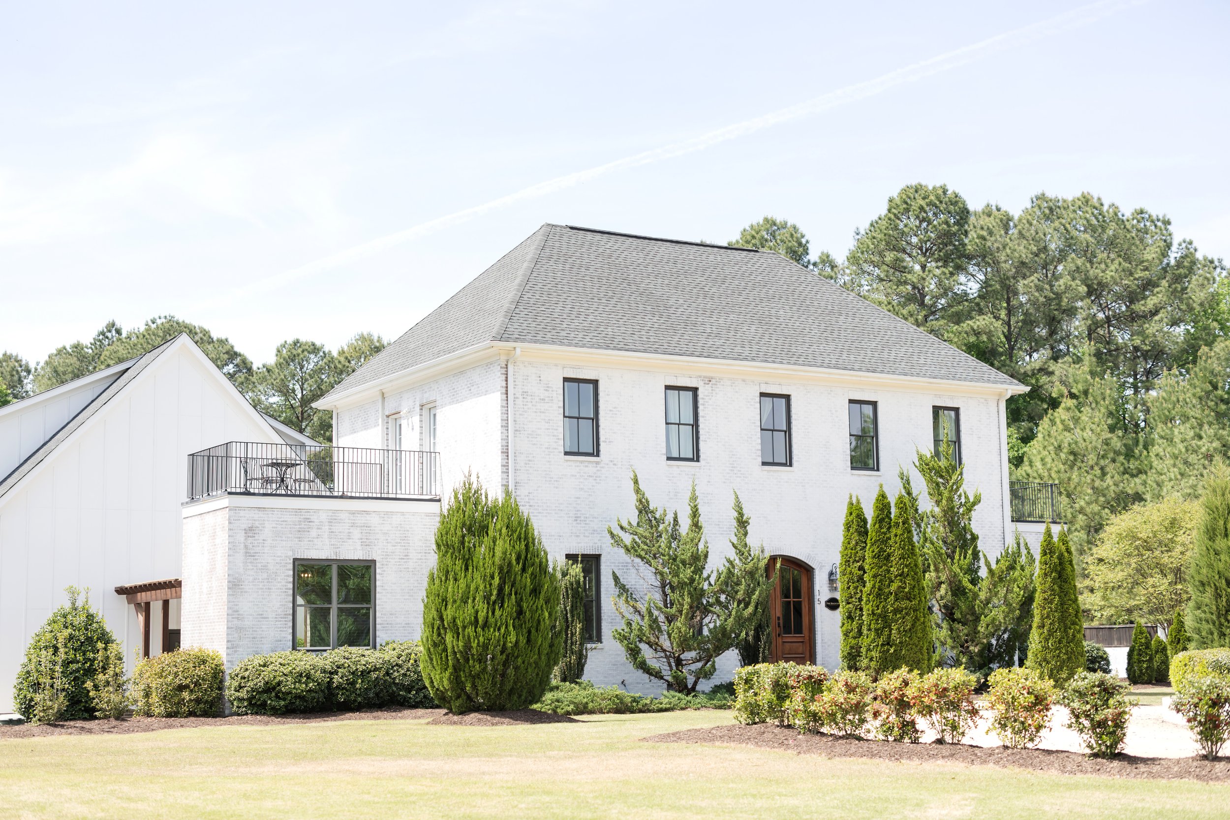 BTS Intrigue Teaches Floral Workshops (NC) Anna Grace Photo-1.jpeg