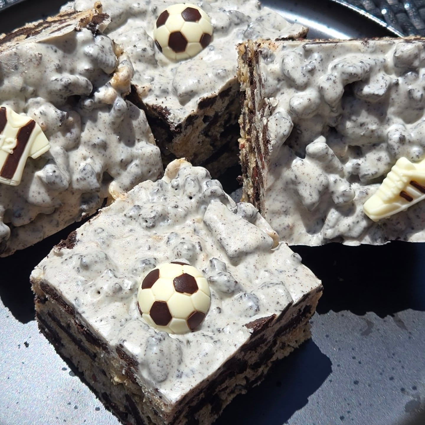 Ginger Panda celebrating FIFA 2026 the way we know how!

Cookies &amp; Cream rice krispy treat
- rice kripies, crushed oreos, and cocoa nibs
- folded into vanilla marshmallow 
- topped with white chocolate and oreos 

#cookieandcream #ricekrispytreat