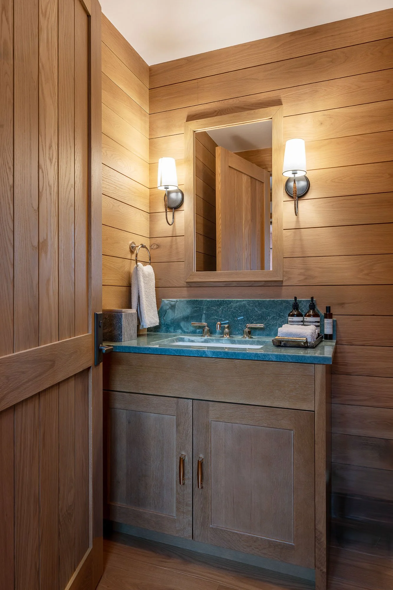 8150 Cabinets Kitchen Bath and Walk-in Closet Images-7.jpg