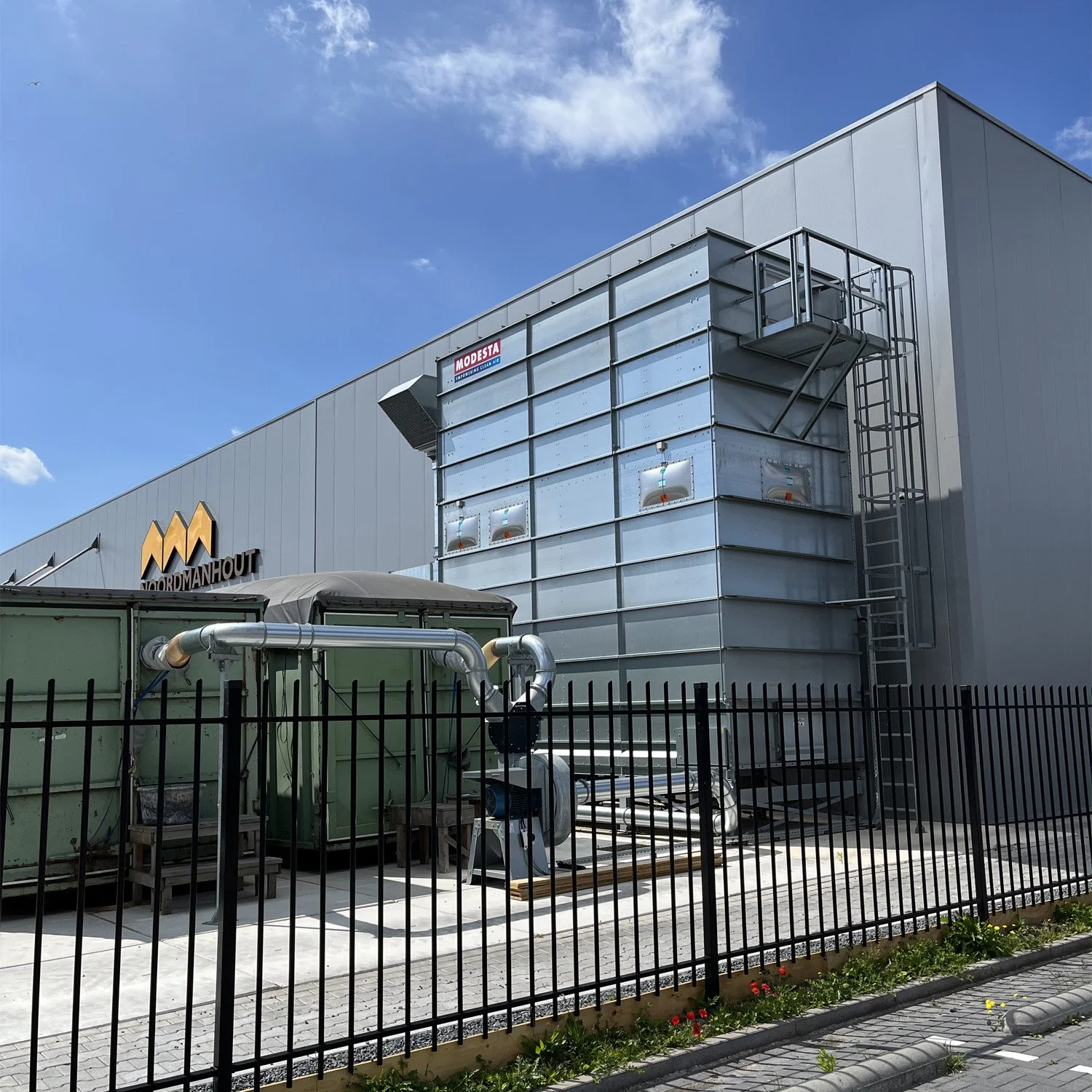 Modesta_Filters_Empowering_Clean_Air_Industrial_Filtration_Dust_Extraction_Collector_System_Deduster_CFC_Conveyor_Filter_with_Chain_IMG_2388.jpg