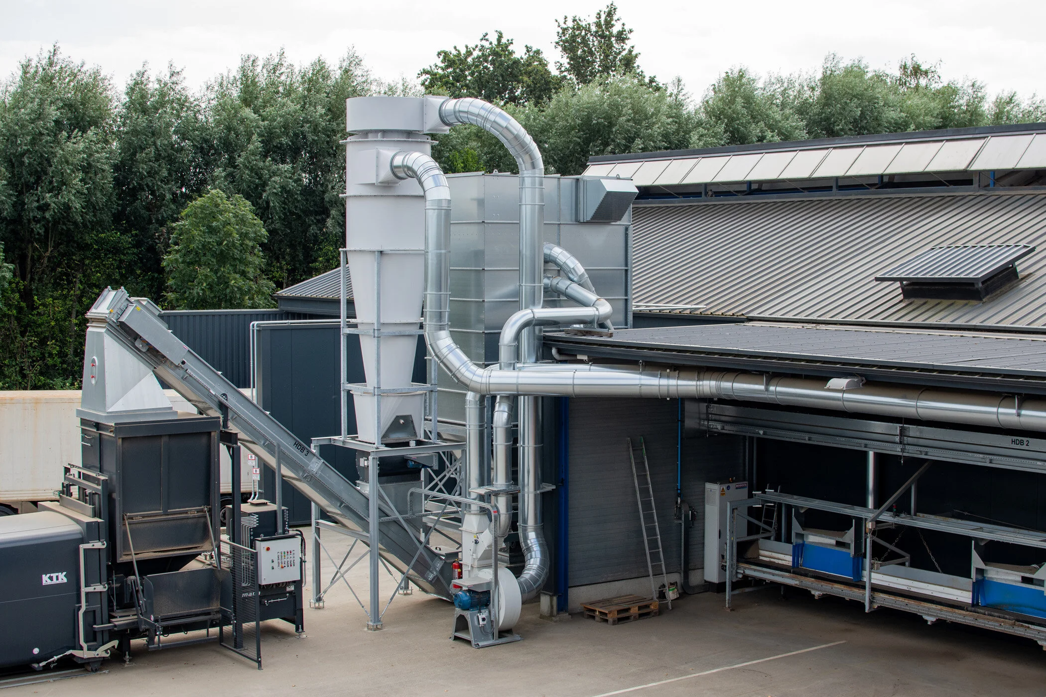 Modesta_Filters_Dust_Extraction_Waste_Scraper_Bowa_Onions_Uien_AGF_Stofafzuiging_05_nc1_2369.jpg