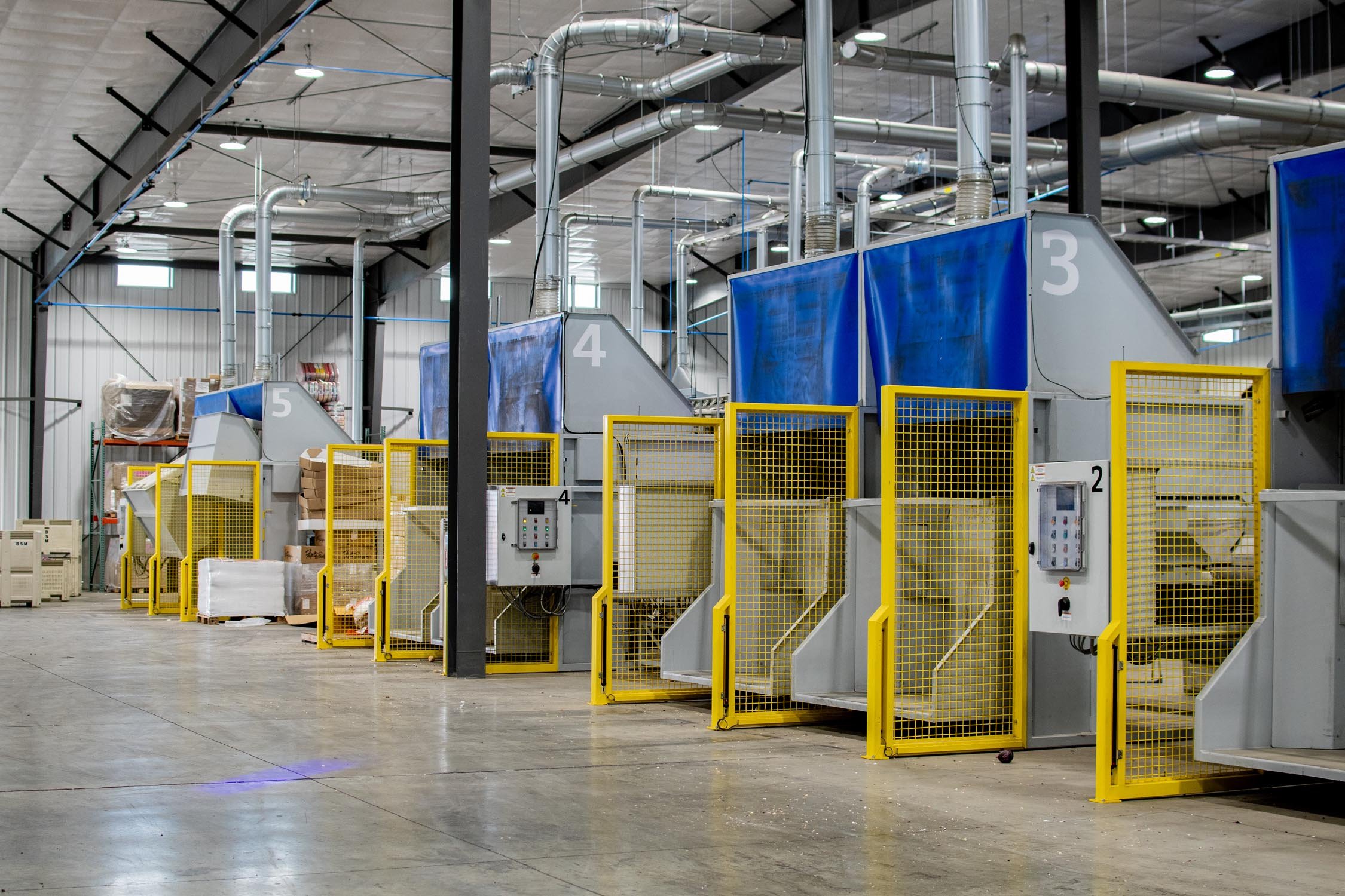 Eqraft_Modesta_Symach_Biometic_Eqrader_Optical_Onion_Potato_Grader_Binhandling_Combination_Scale_Weigher_Baxmatic_Autobagger_Cratefiller_Consumer_Packs_Baling_Line_05_Blue_Sky_Onions_NC1A_9429.jpg