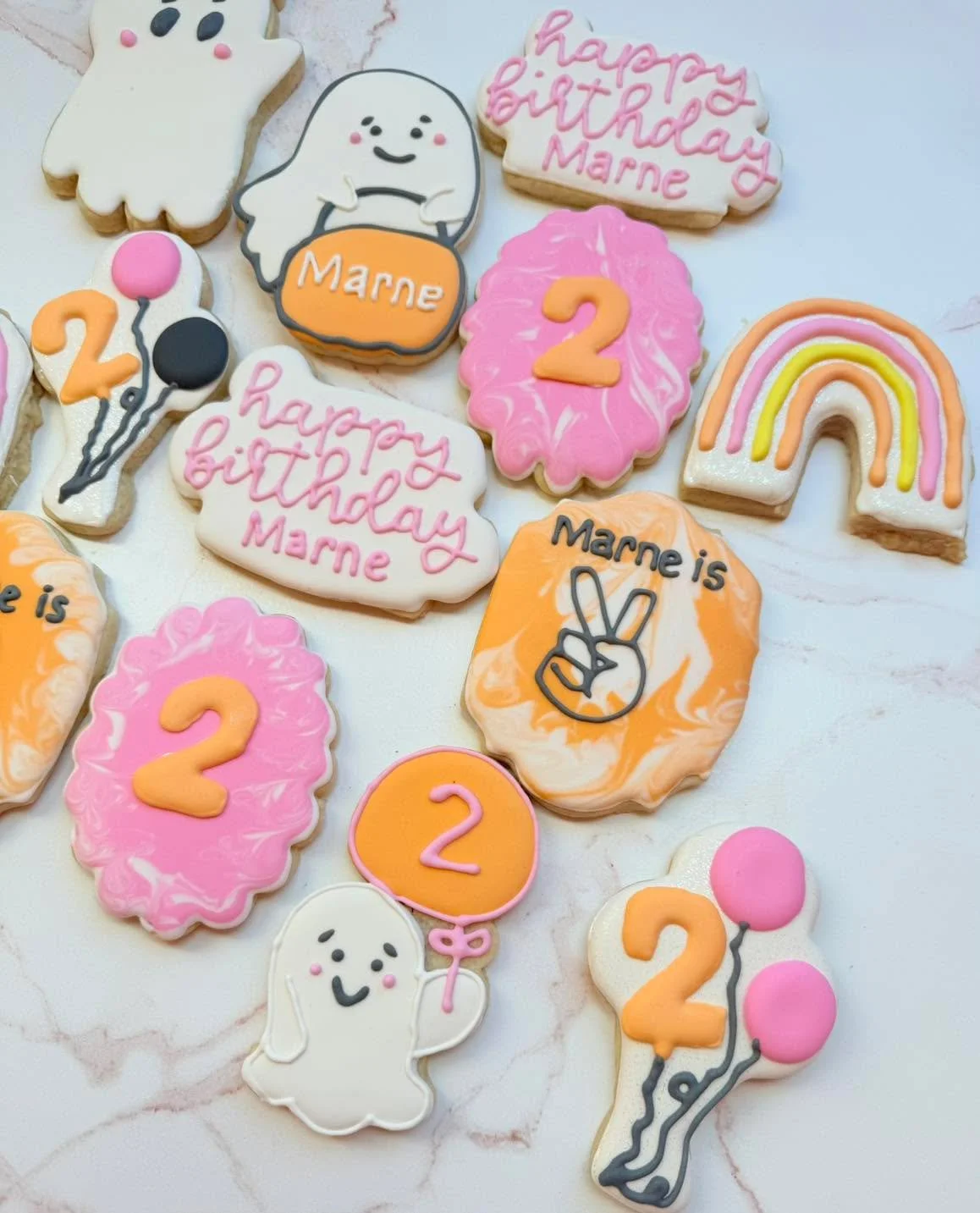 Happy Birthday Marne 🩷 
Creative freedom sets are my favorite! &ldquo;Marne, turning two, likes delicious cookies&rdquo; and this is what I created 🥰 
About booked up for October, if you&rsquo;re considering custom cookies for an event reach out so