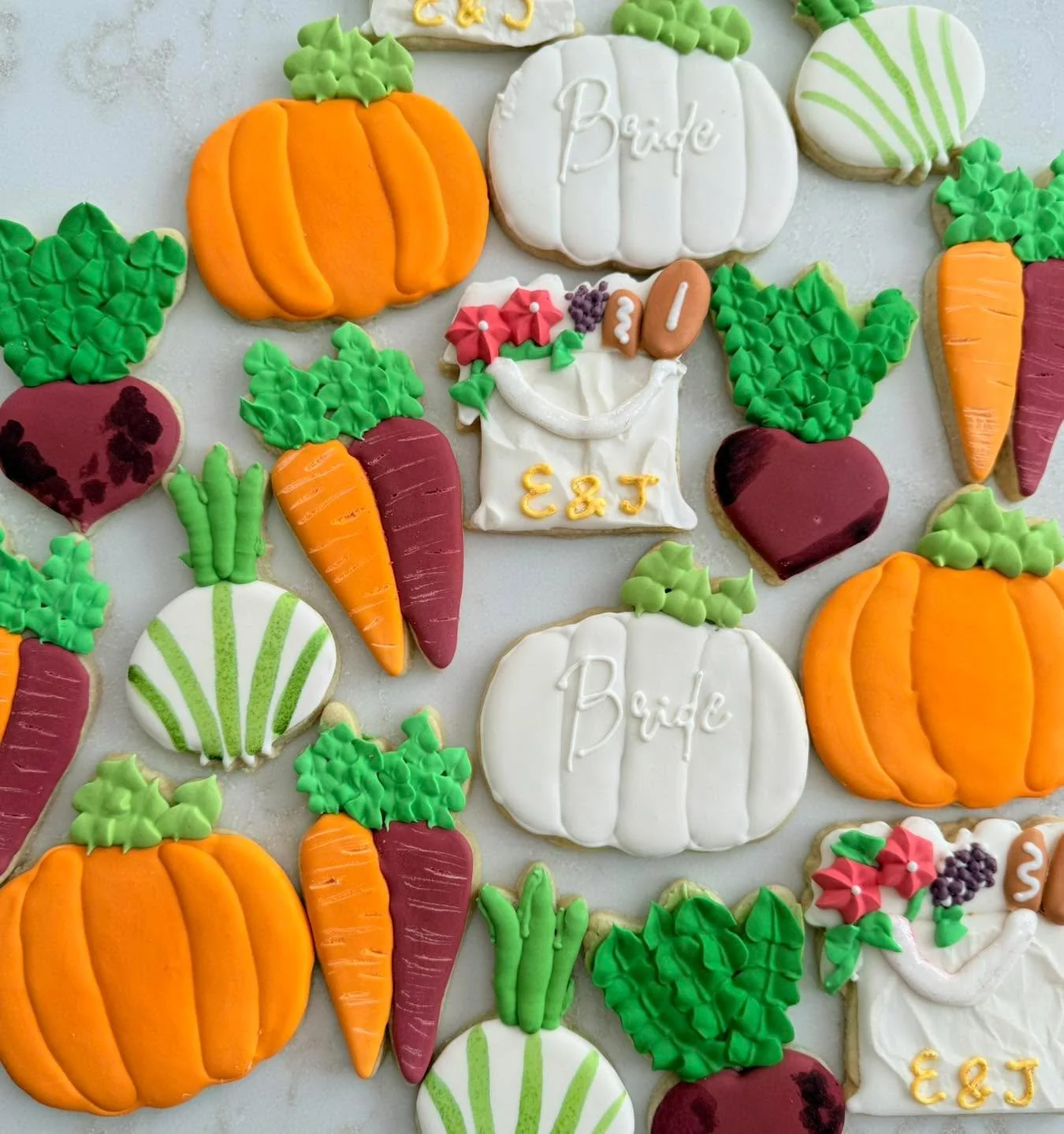 She&rsquo;s off the market bridal shower! This farmers market theme was so much fun to make. For my longstanding customer and friend Emelia 🩷
Fun fact: this order has been on the books since February!