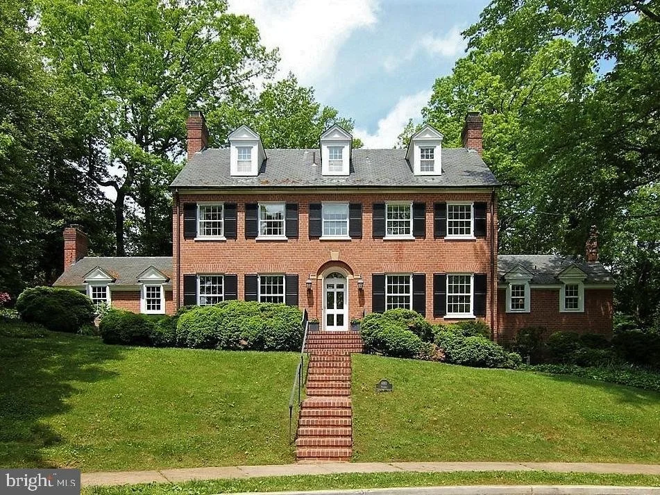 Spacious Universsity Park Maryland single-family home with a chef’s kitchen, screened porch, gas line for stove, finished basement, dual-zone HVAC, two-car garage, private backyard retreat, and in-law suite—perfect for multi-generational living.