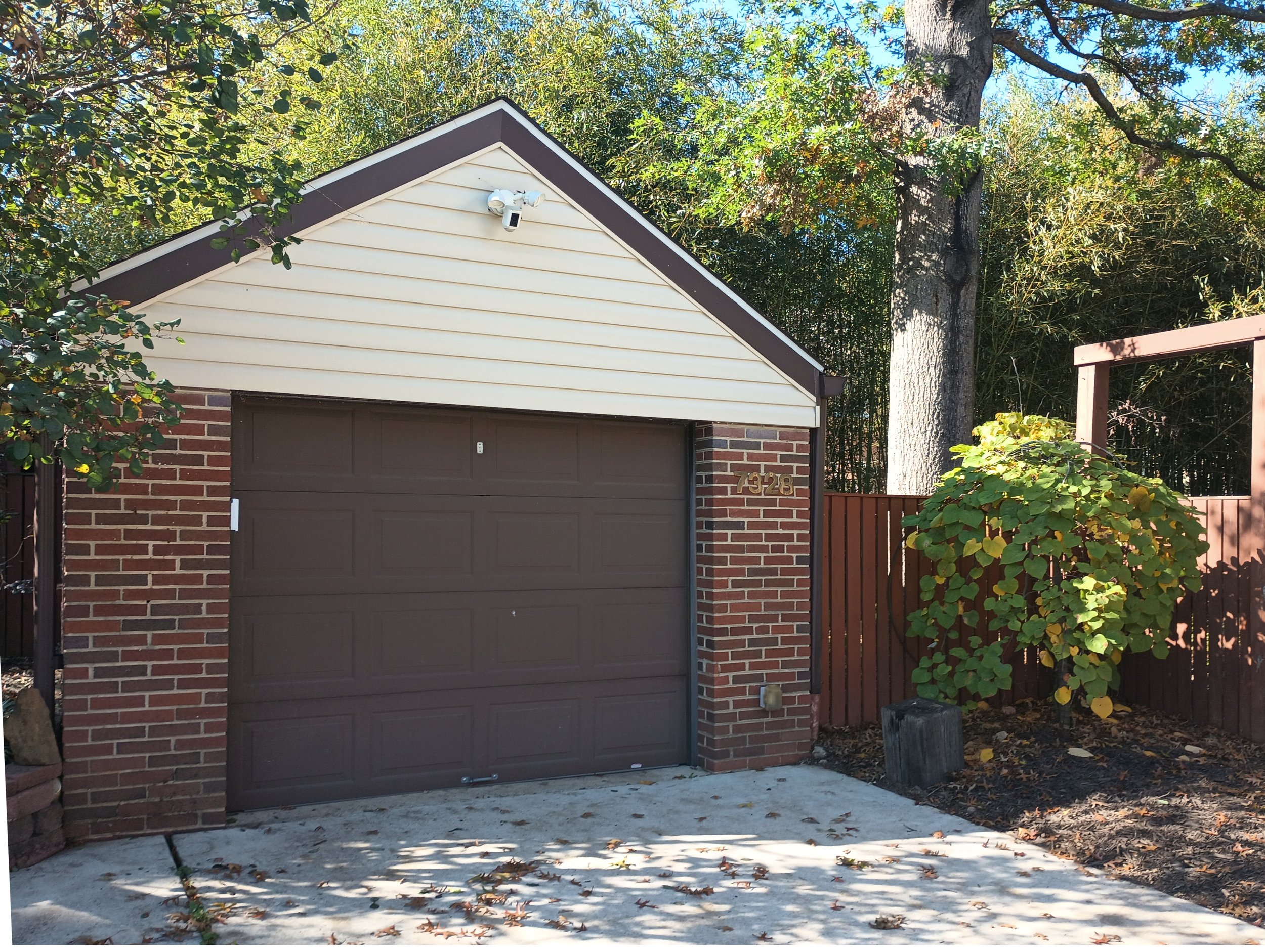 garage.jpg
