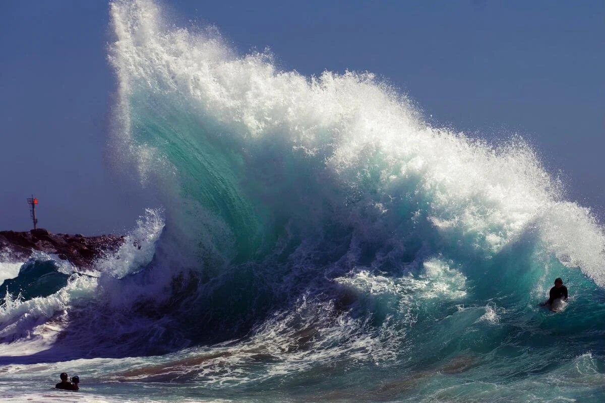 Massive Summer Swell Brings 20-Foot Waves to Newport Beach’s Famous Wedge