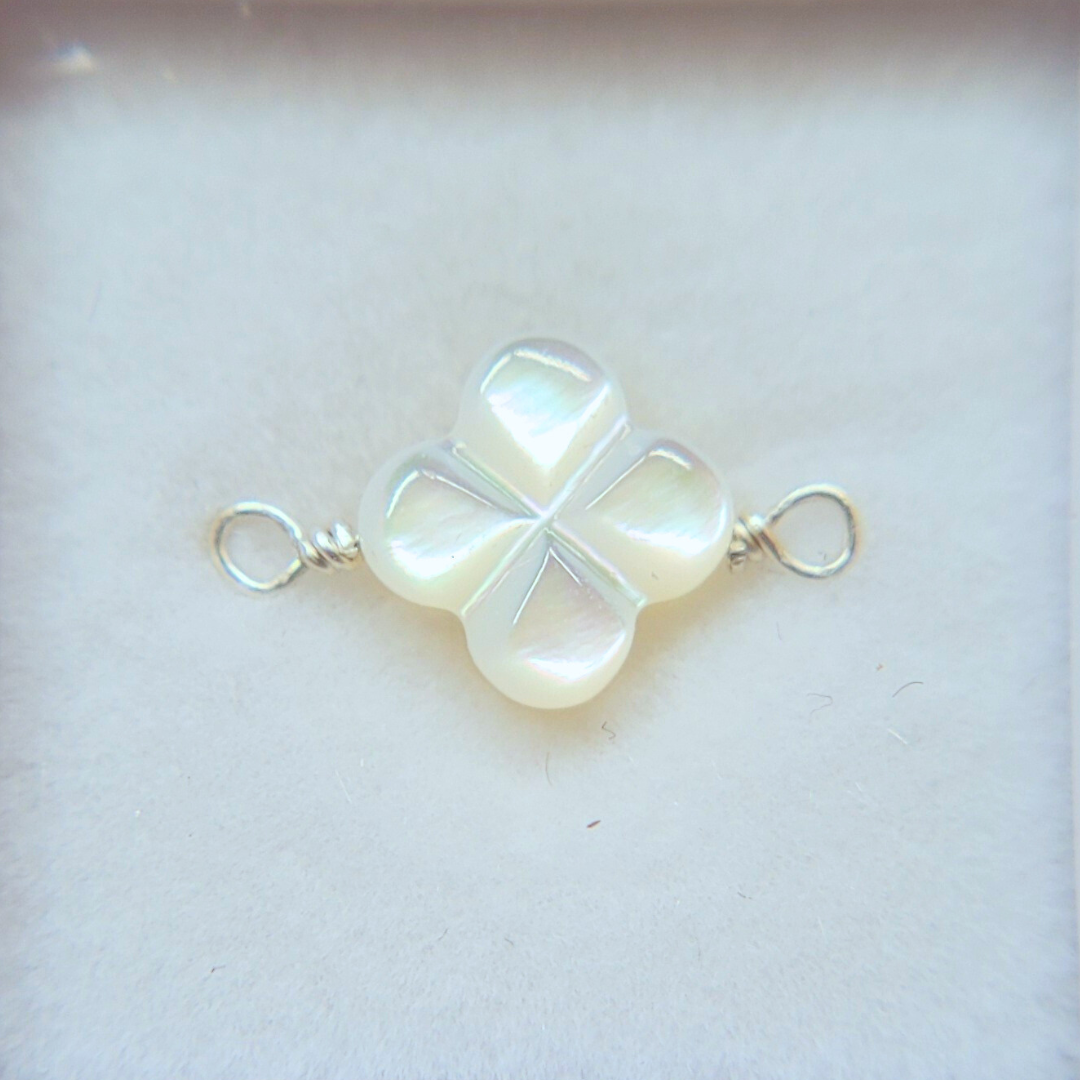 SS Mother of Pearl White Clover