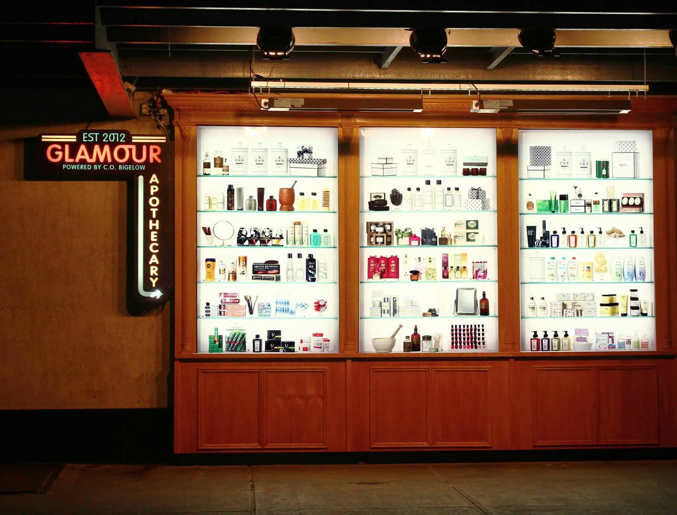Glamour_shoppable-wall_2x.jpg