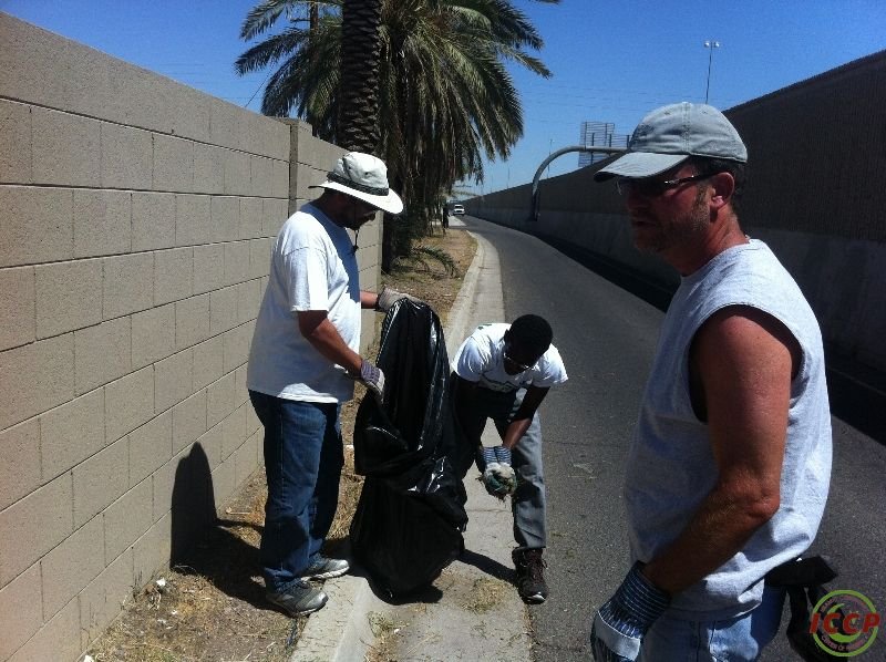 neighborhood-cleanup-4-27-13-6.jpg