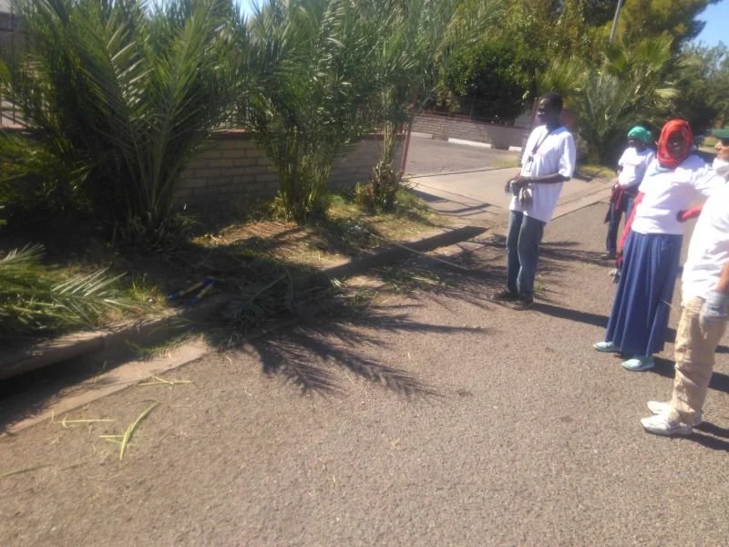 Neighborhood-clean-up-10-24-2015-11.jpg