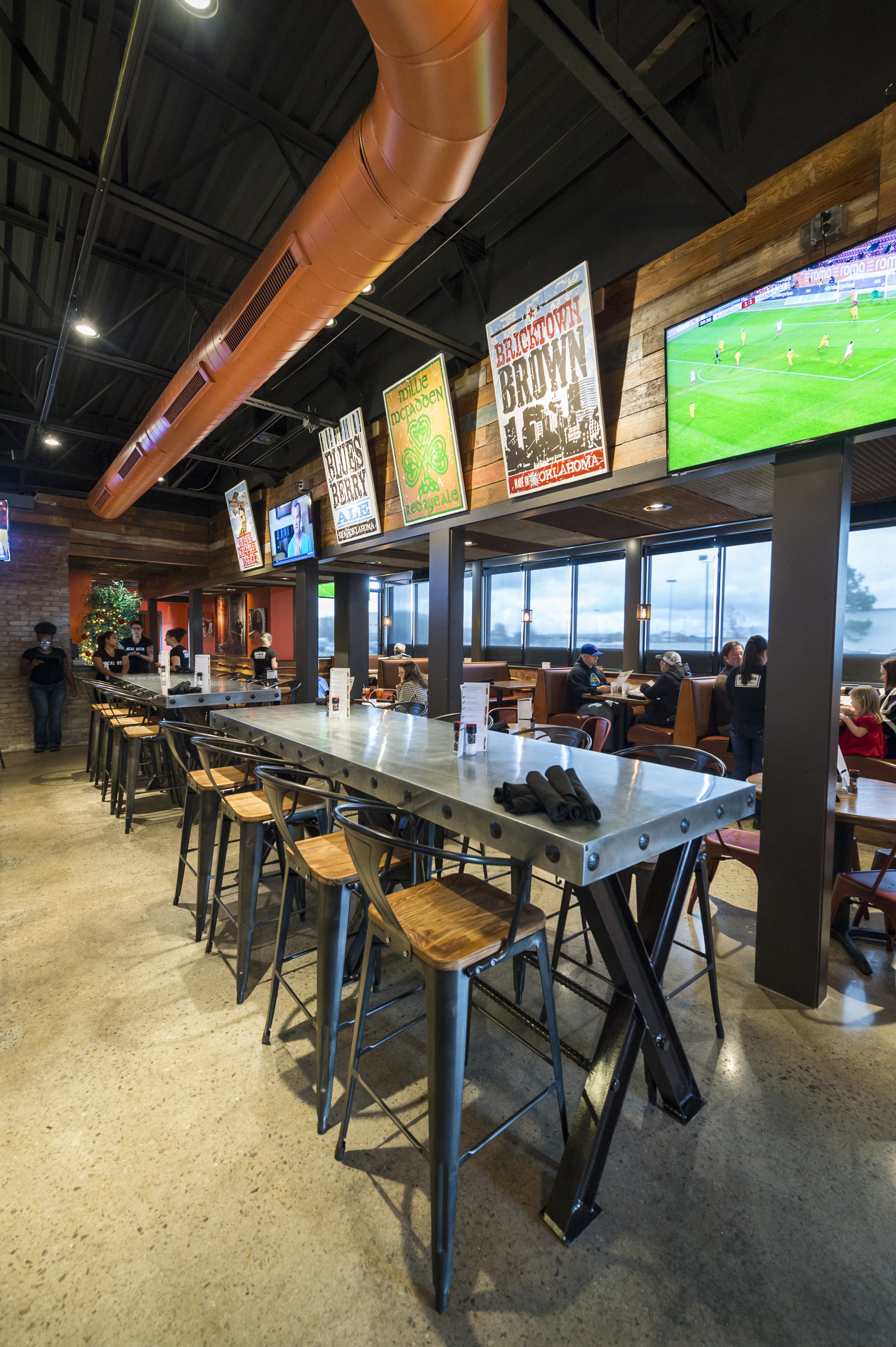 12 04 2016 Bricktown Brewery Woodland Hills EC0061.jpg