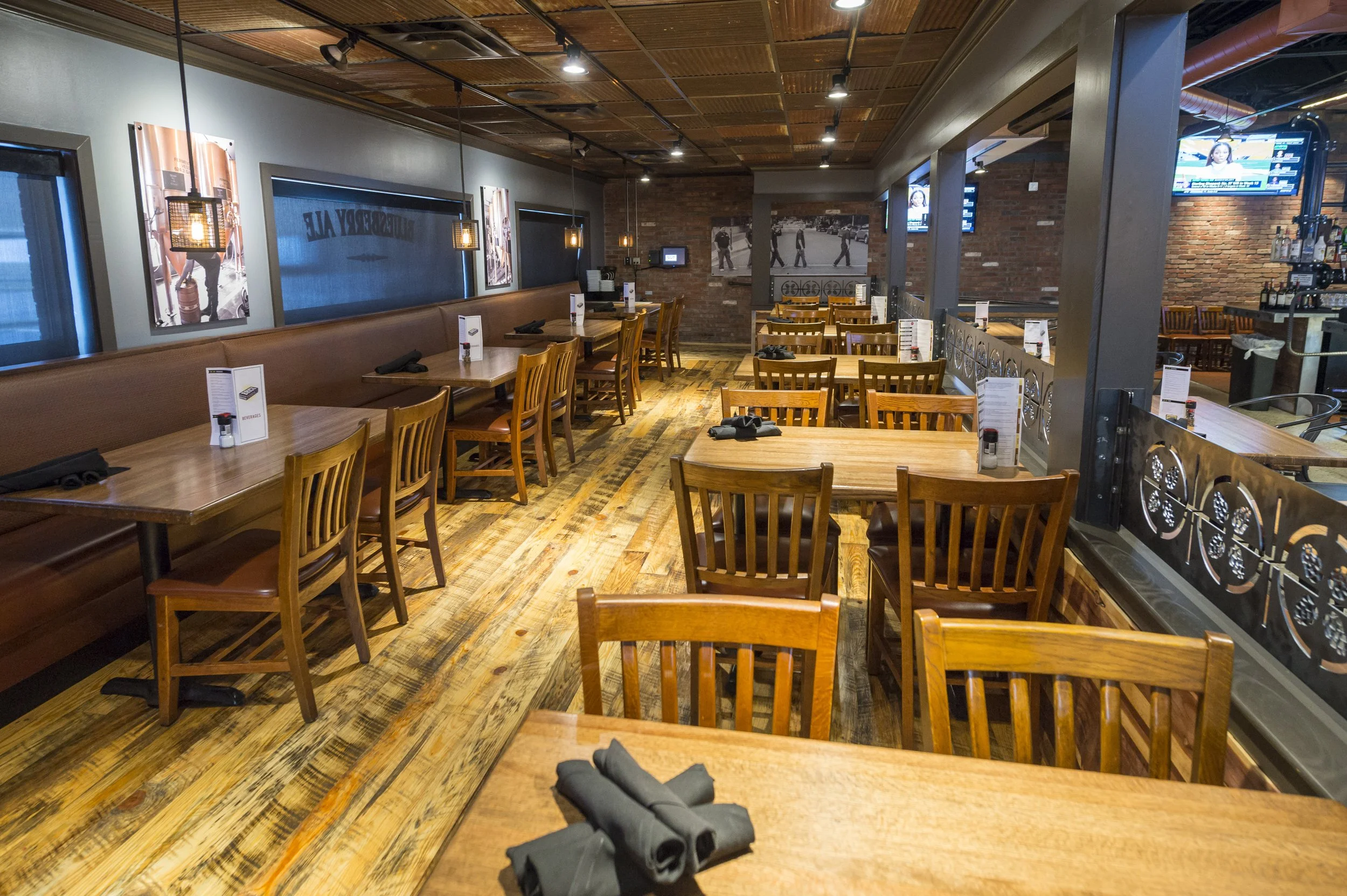 12 04 2016 Bricktown Brewery Woodland Hills EC0022.jpg