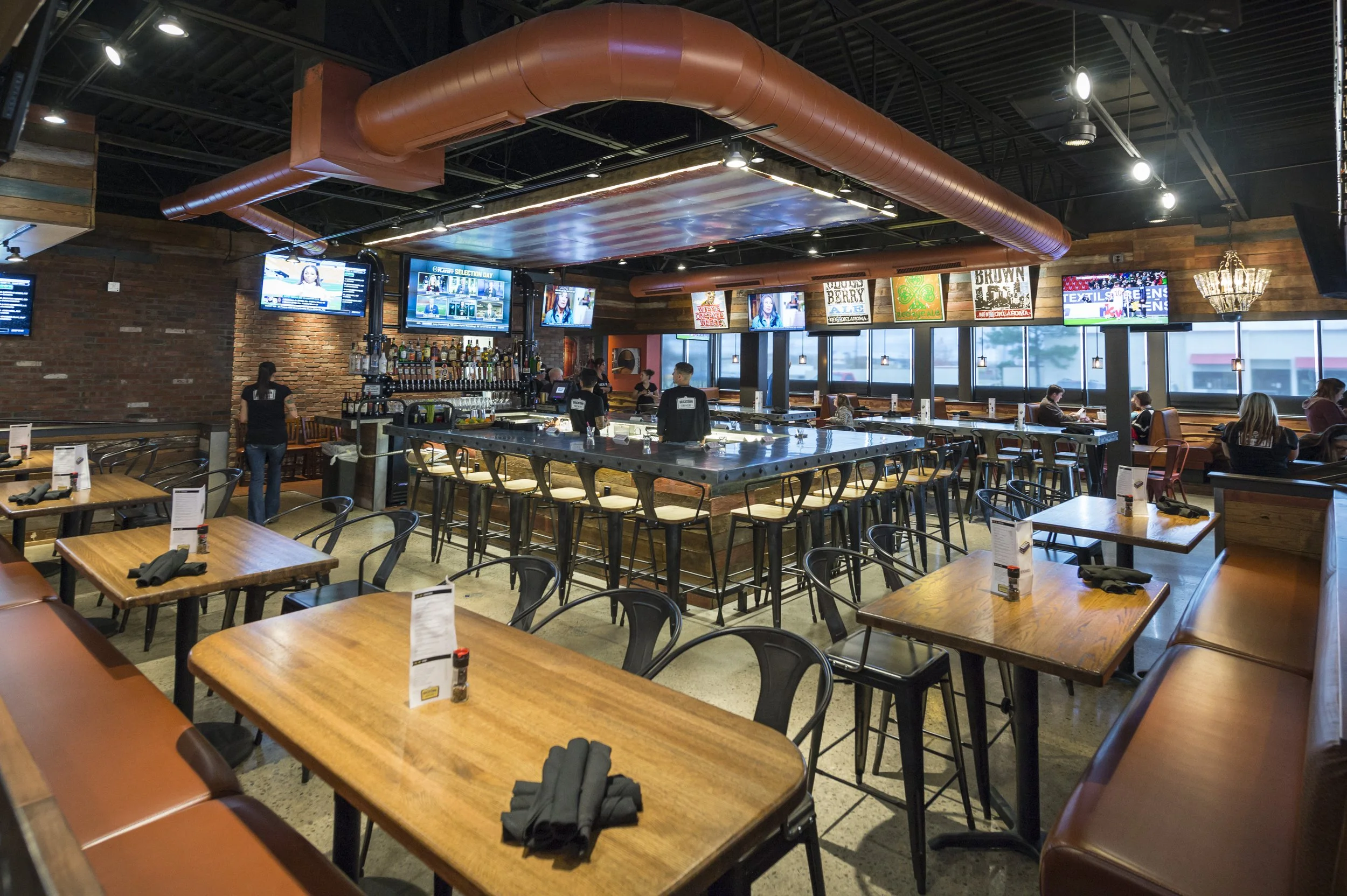 12 04 2016 Bricktown Brewery Woodland Hills EC0029.jpg
