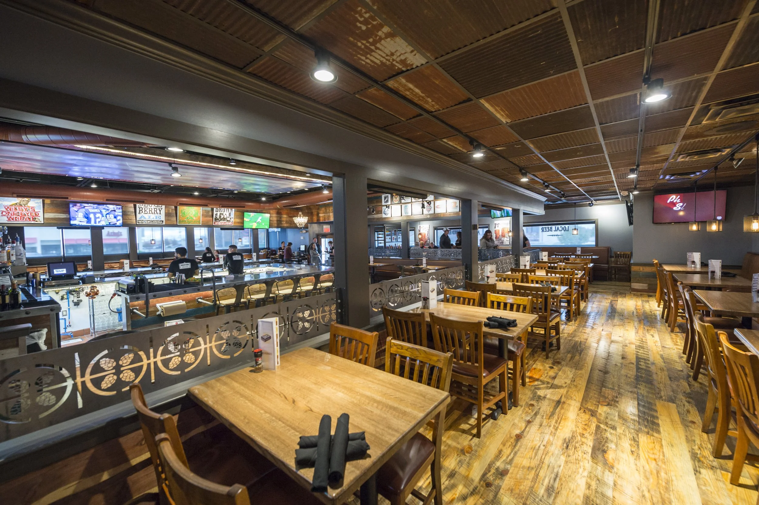 12 04 2016 Bricktown Brewery Woodland Hills EC0016.jpg